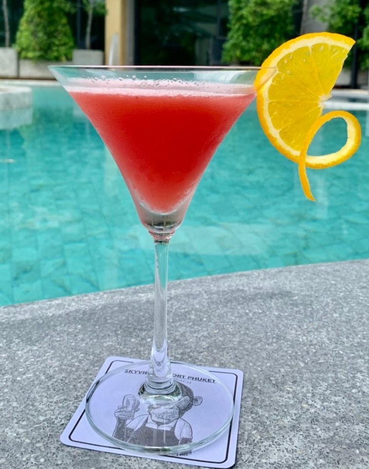 โมจโจ สกายวิว รีสอร์ท ป่าตอง (ภูเก็ต)  All You Can Drink (90 Mins)
