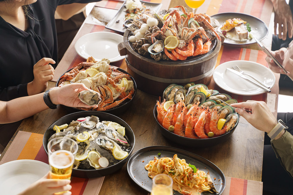 Crave (Aloft Bangkok - Sukhumvit 11) Seafood Buffet Dinner with unlimited soft drink