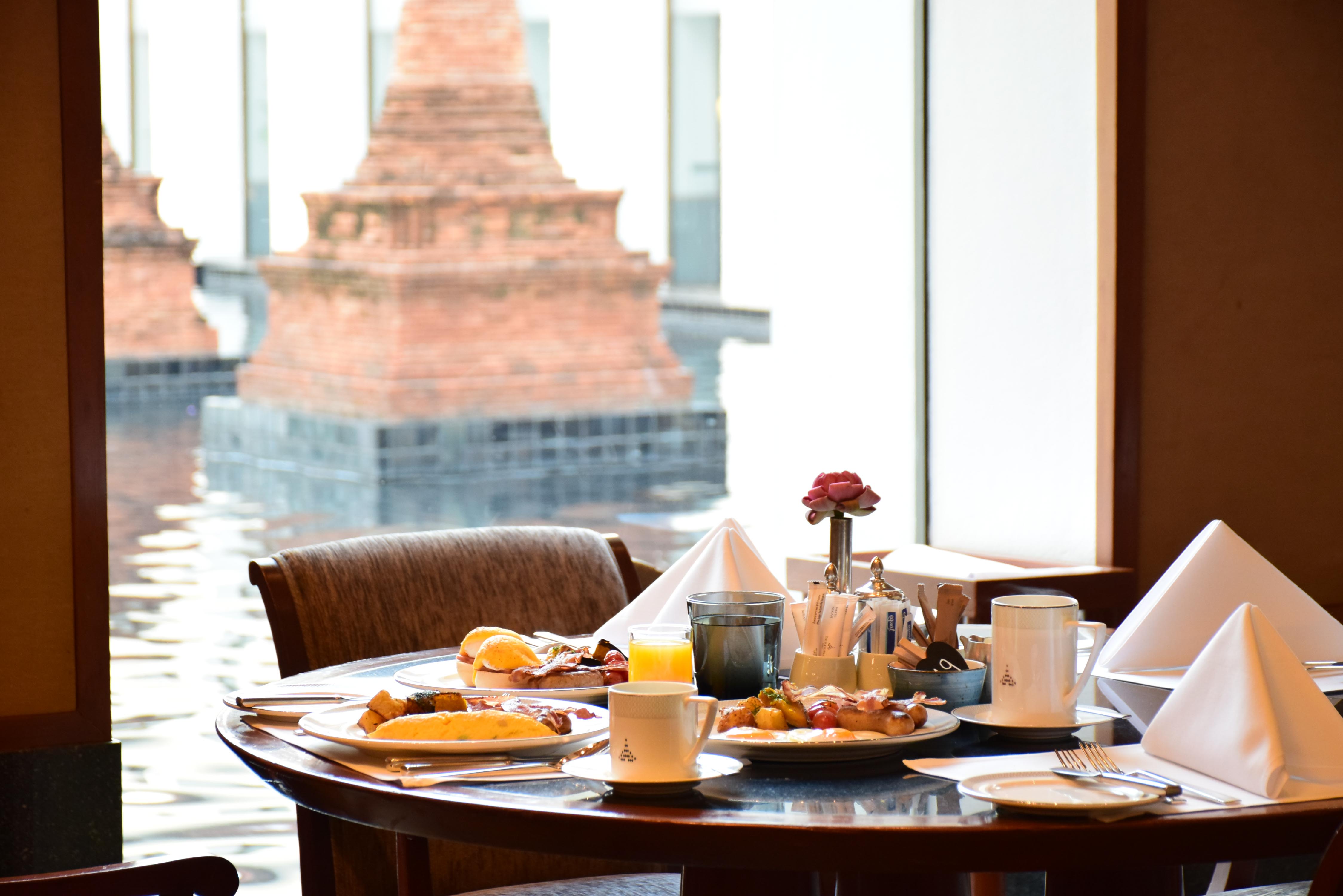 Colonnade The Sukhothai Bangkok Breakfast with AN ICONIC VIEW