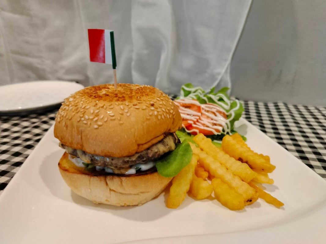 Eagle (Sisaket) Standard Buffet