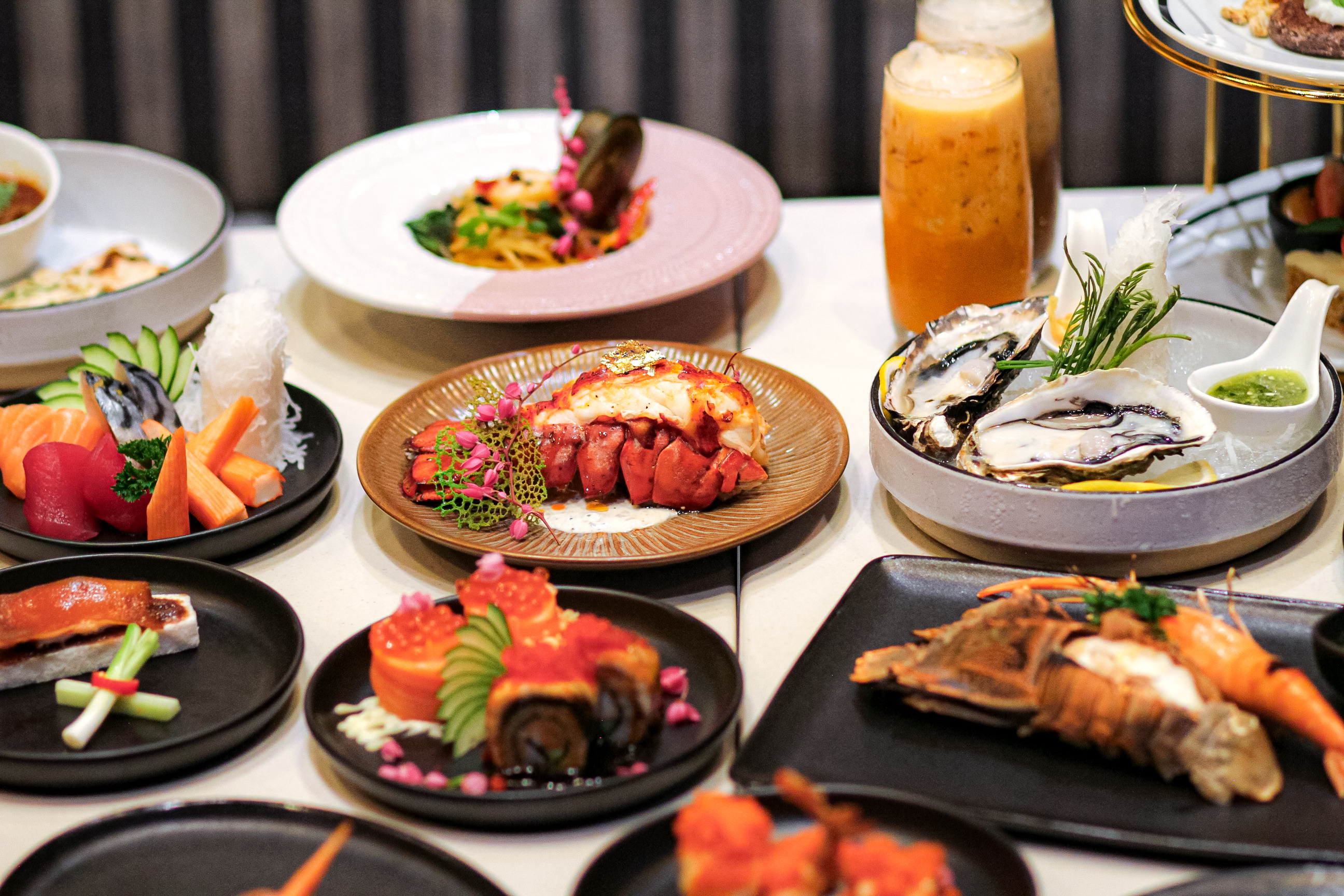 Chatuchak Cafe Centara Grand at Central Plaza Ladprao The Taste of 7 Culinary Wonders Premium Buffet Experience with free flow softdrink  Daily Dinner & Lunch on Sat & Sun