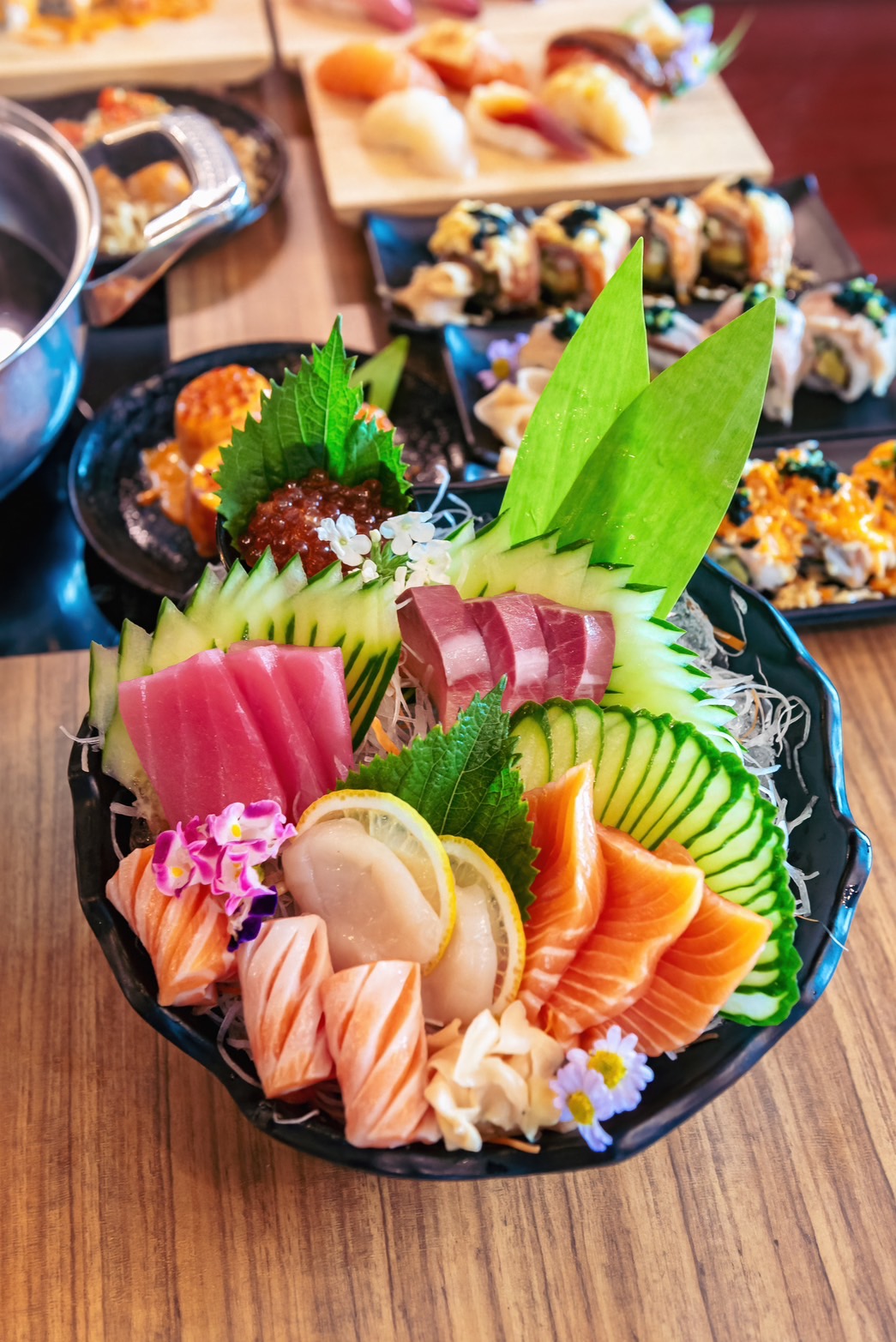คิว ฮาจิ ชาบู Gold Plus Shabu & Sushi Buffet (Mon-Thu: THB 758.- & Fri-Sun: THB 798.-)