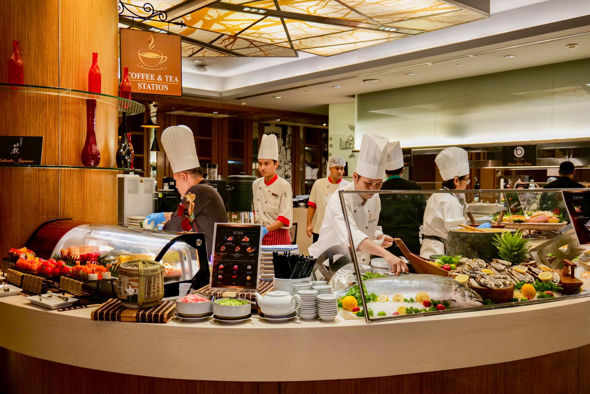 Chatuchak Cafe Centara Grand at Central Plaza Ladprao Monday - Friday Street Food Stalls Lunch Buffet 