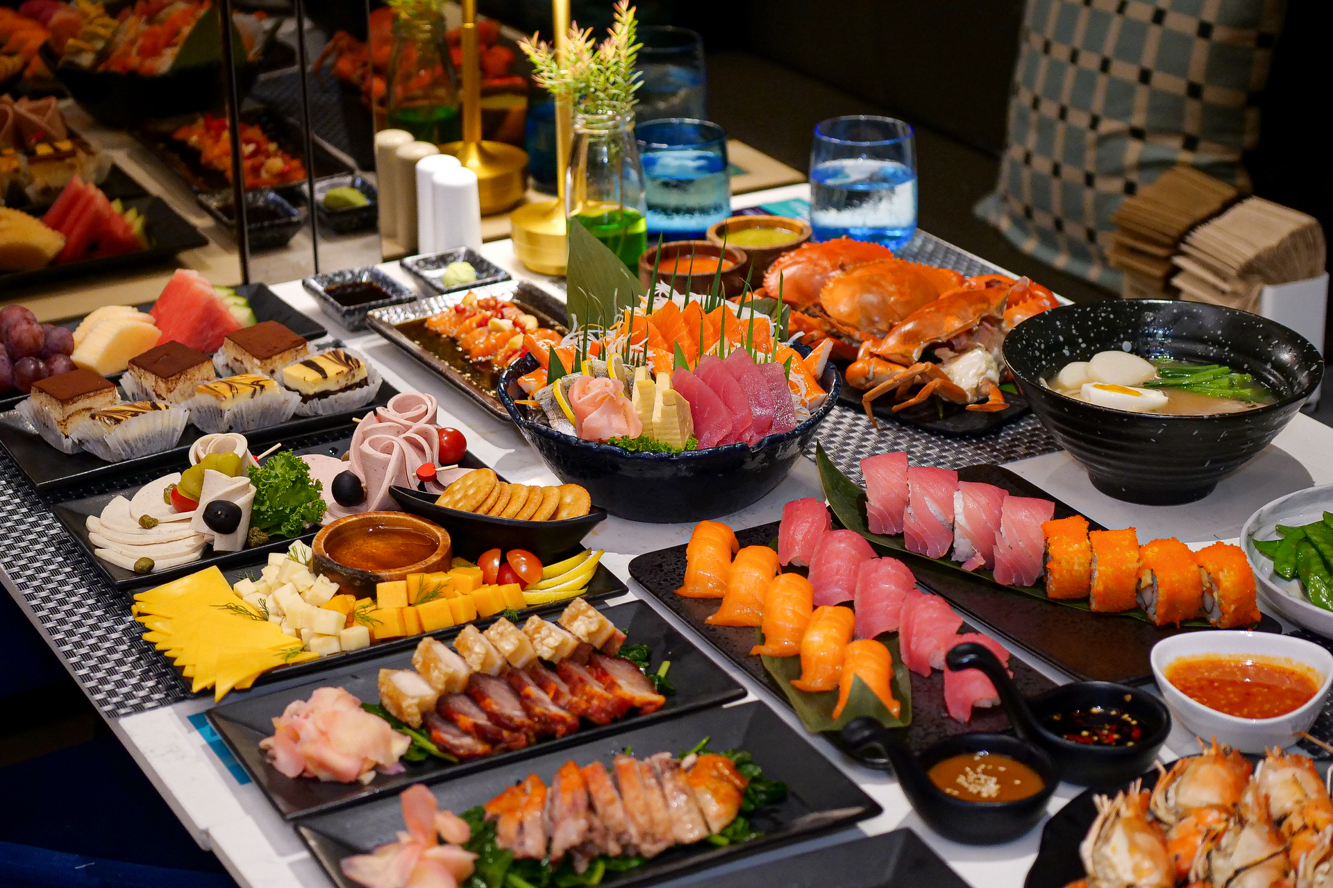 Streats Cafe at ibis Styles Bangkok Ratchada Dinner Buffet x Asian Street Food with Free-Flow Soft Drinks