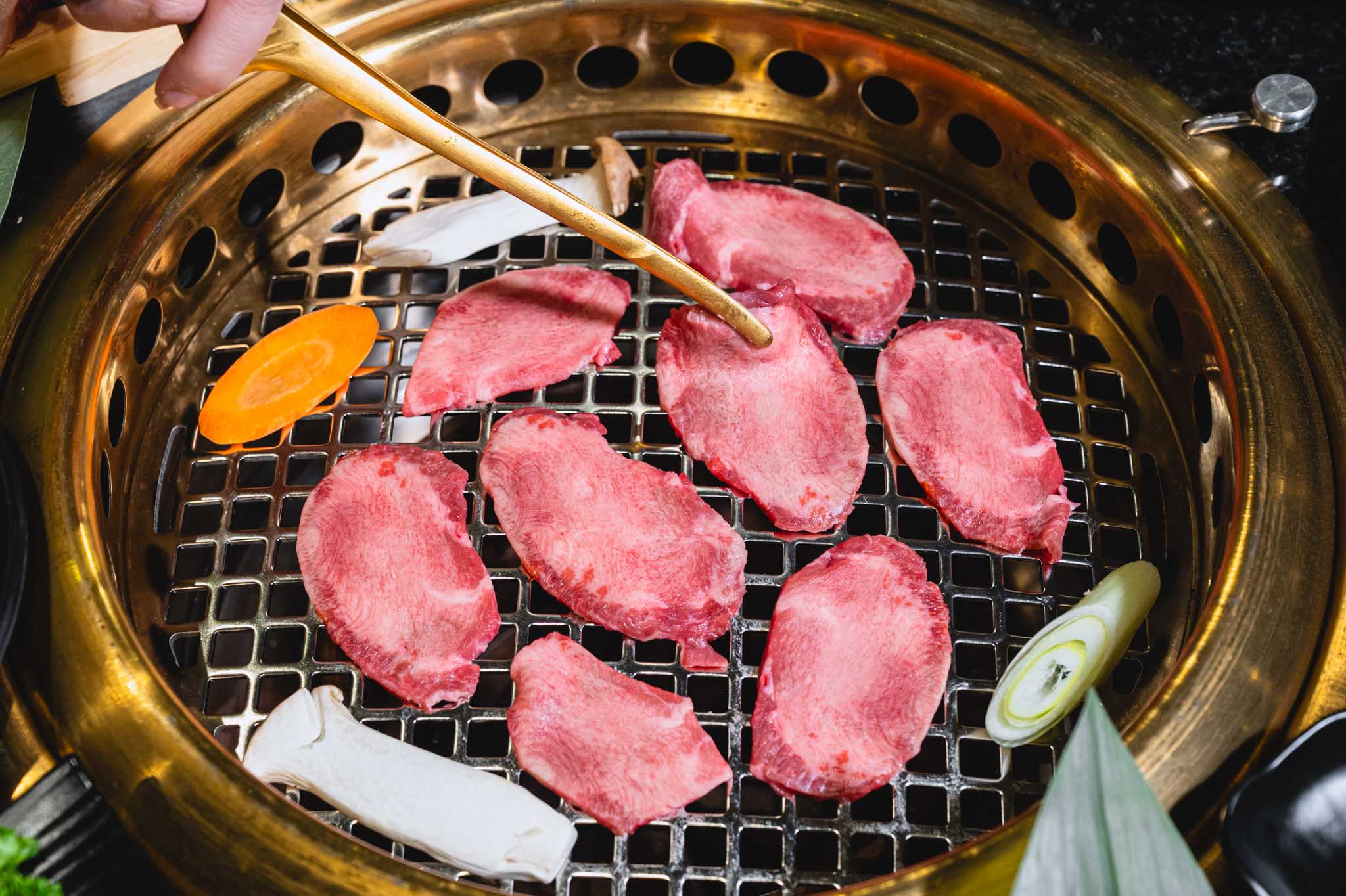 กิว เอ็น สยาม ยากินิกุ A Wagyu Standard Buffet w Free Flow Beer For 2 Hours