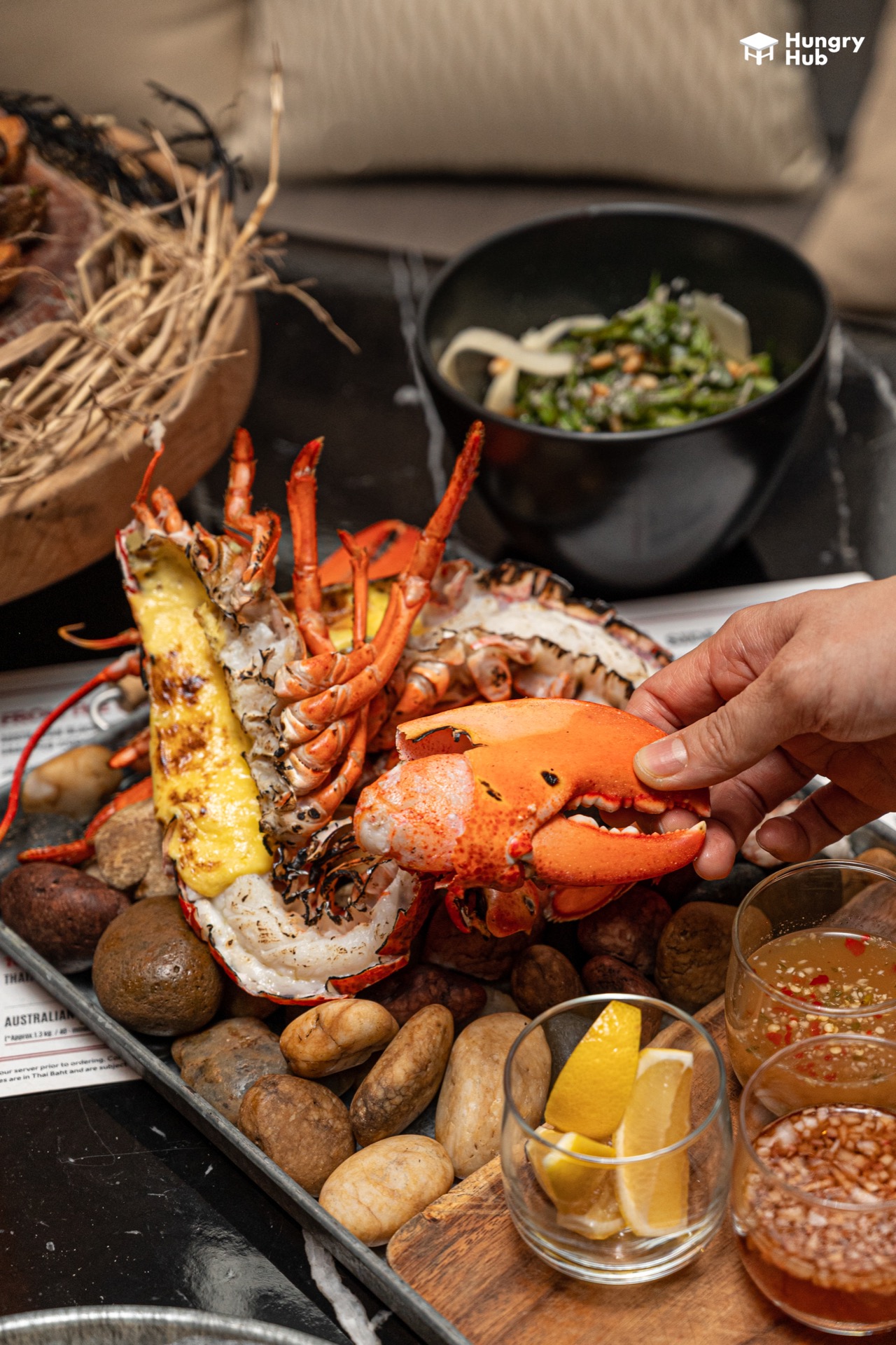 เดอะดิสทริคท์กริลล์รูม แอนด์ บาร์ โรงแรม บางกอก มาริออท โฮเทล สุขุมวิท Sunday Brunch Buffet with Unlimited Mocktail for 1 Person