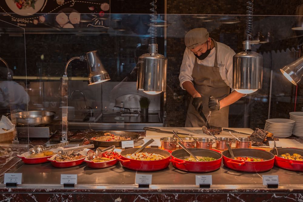 Flavors at Renaissance Bangkok International Seafood Buffet with Free Flow Water (Thursday - Sunday)