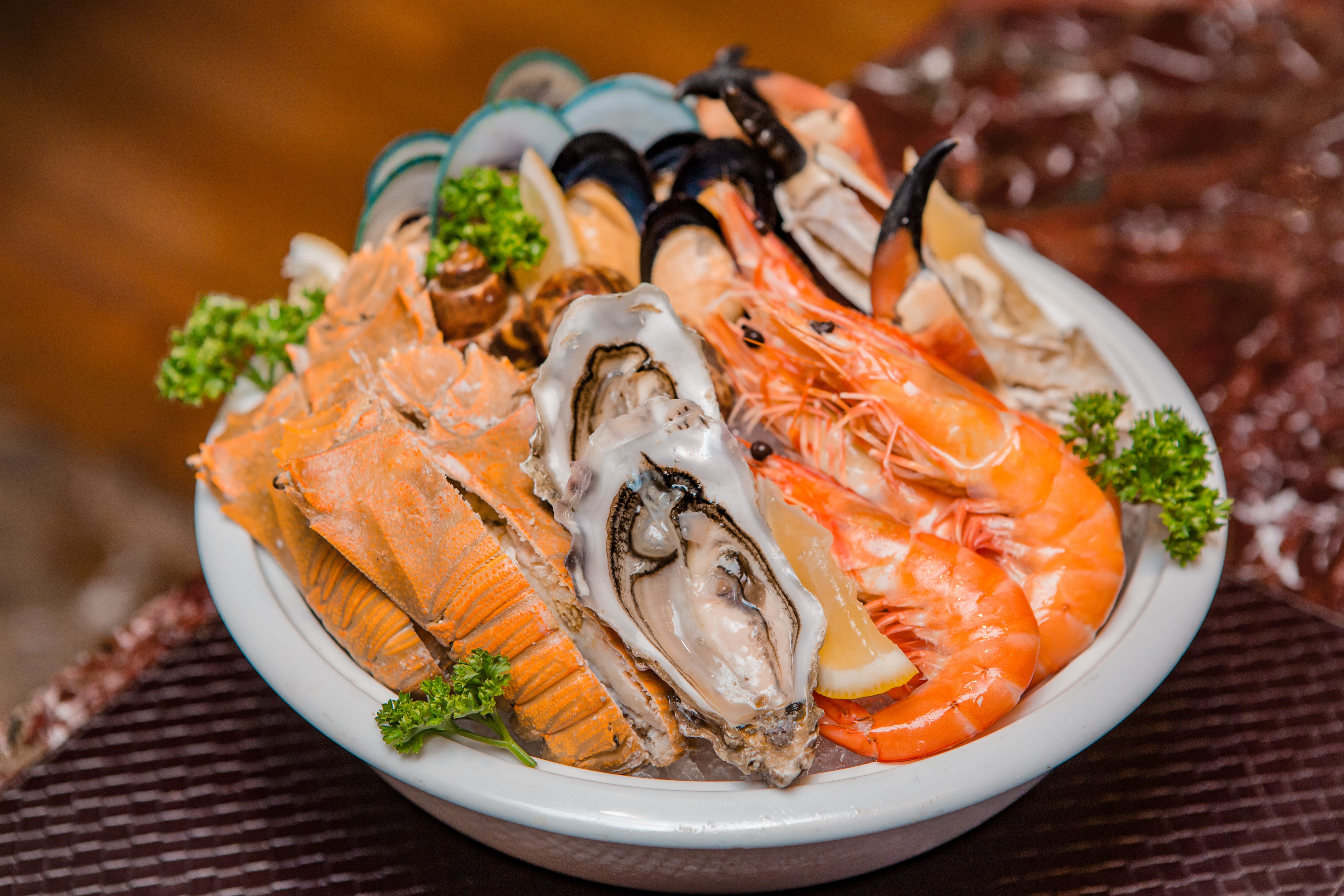 Flavors at Renaissance Bangkok International Seafood Buffet with Free Flow Soft Drink (Thursday - Sunday)