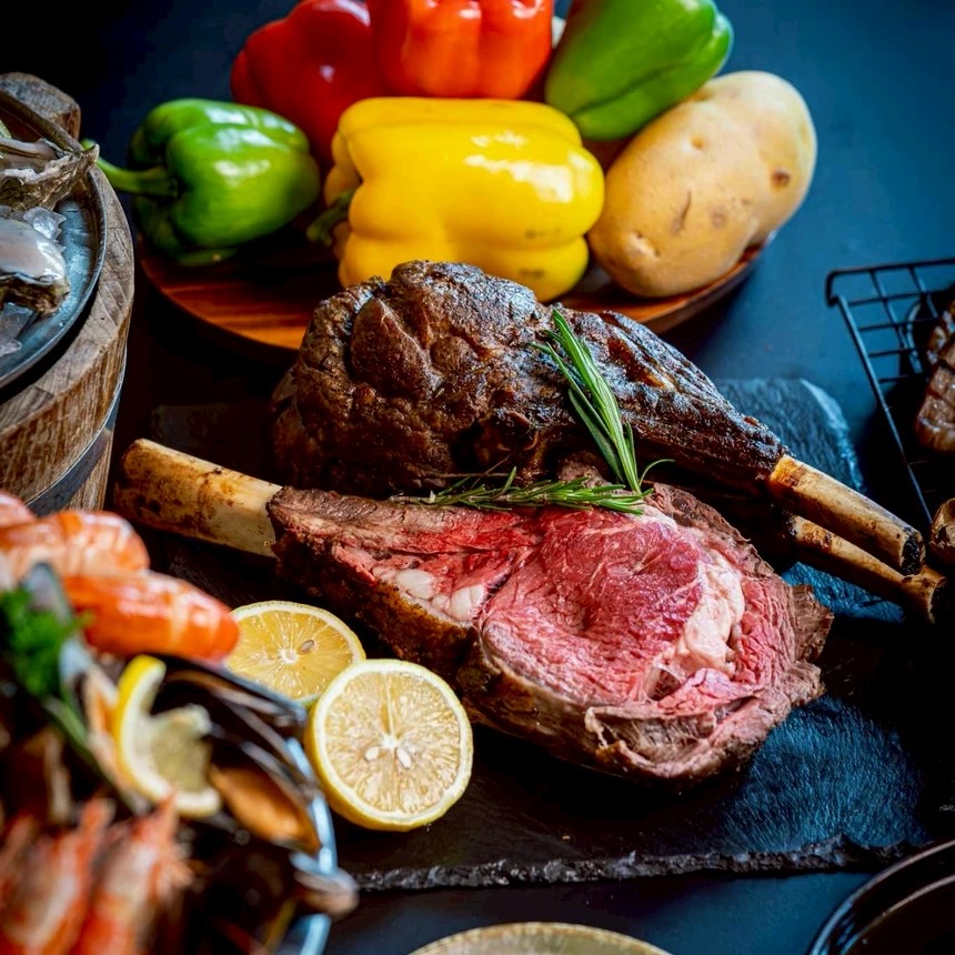 Flavors at Renaissance Bangkok International Seafood Buffet with Free Flow Soft Drink (Thursday - Sunday)