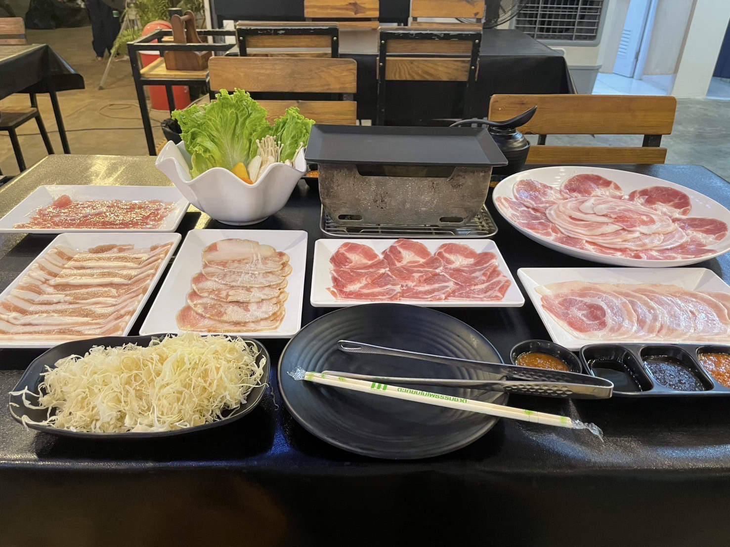 Ping Yang Krub Pom Ping Yang Krub Pom l Standard Buffet (Food Only)