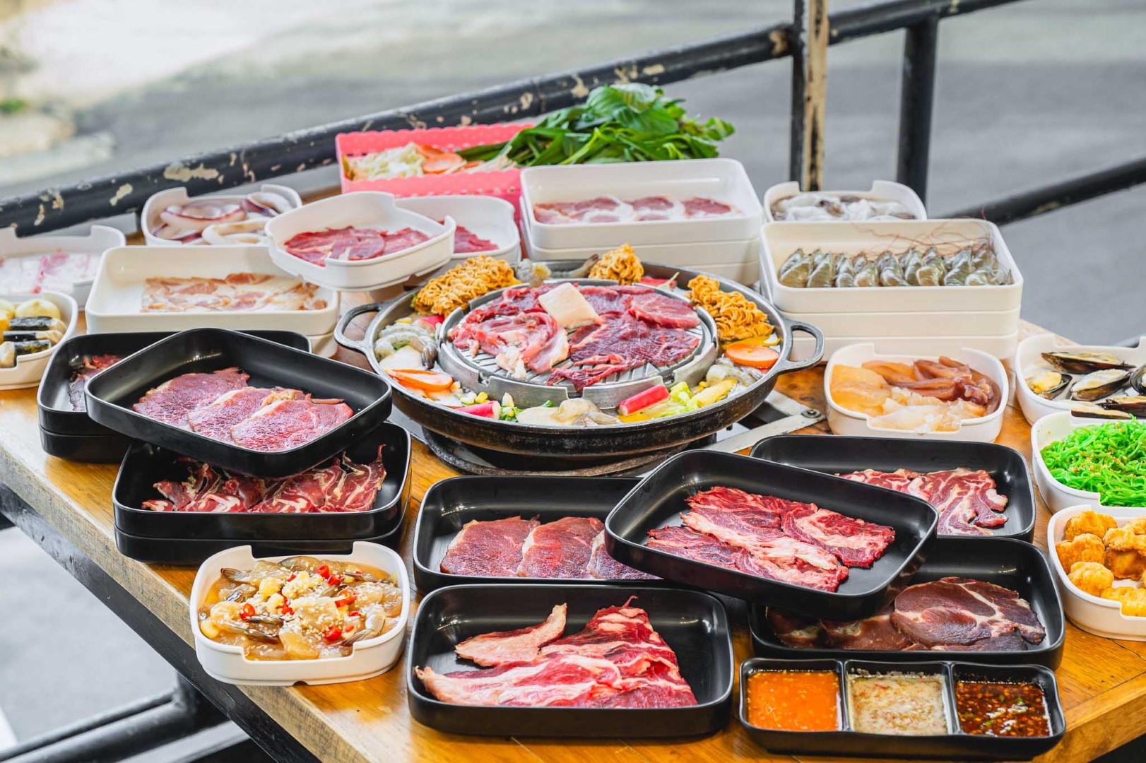 เย่า รูฟท็อป บาร์ แบงค็อก แมริออท สุรวงศ์ Premium Buffet with Unlimited Beer