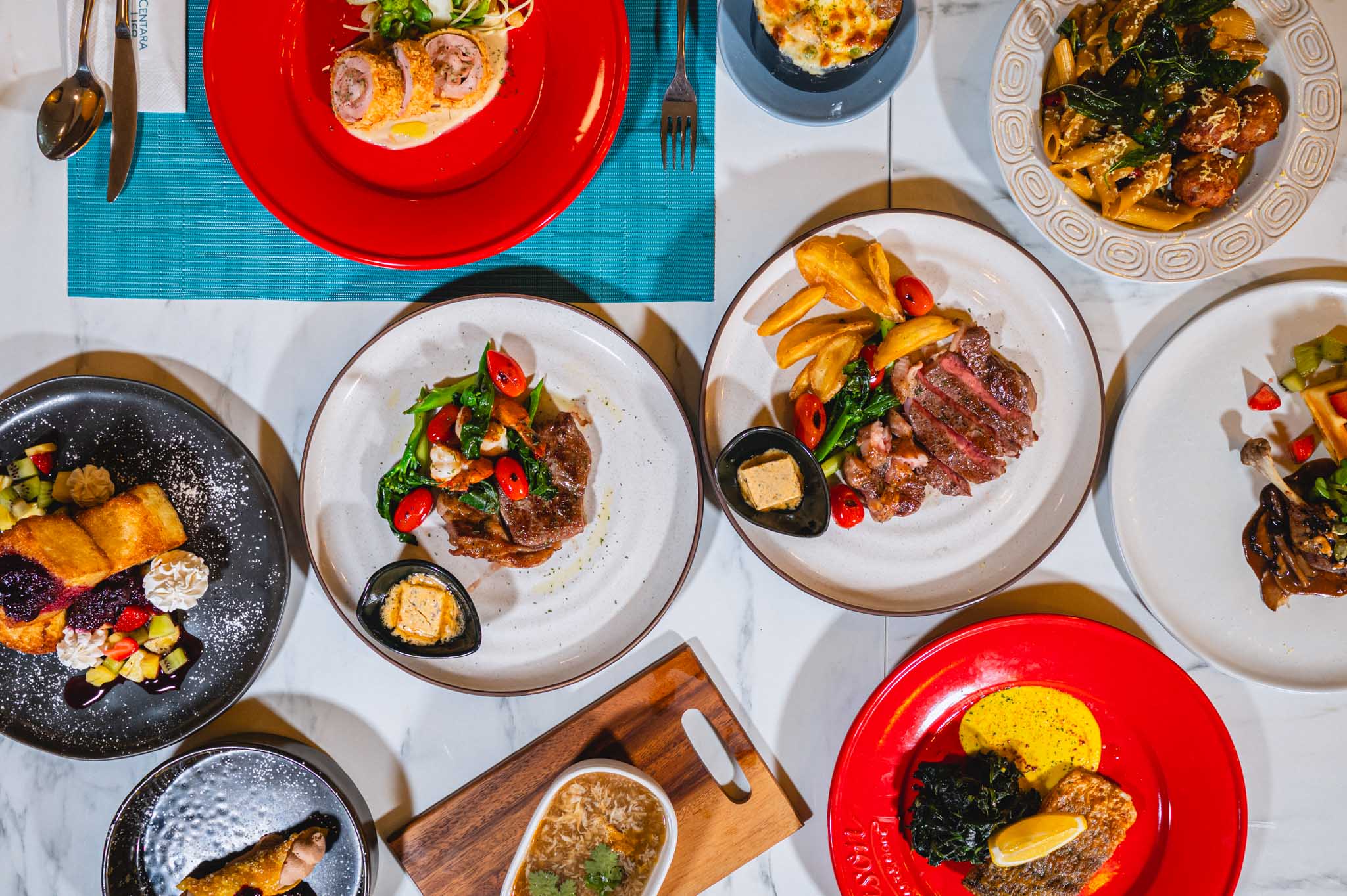 เดจา บริว ไลฟ์สไตล์ คาเฟ่ โรงแรมเซ็นทารา ไลฟ์ บางกอก พระนคร International Buffet with 1 Special Dish & Free Flow Soft Drink & Alcohol +Mocktial + Coffee & Tea (Book 30 Mins. in Advance)