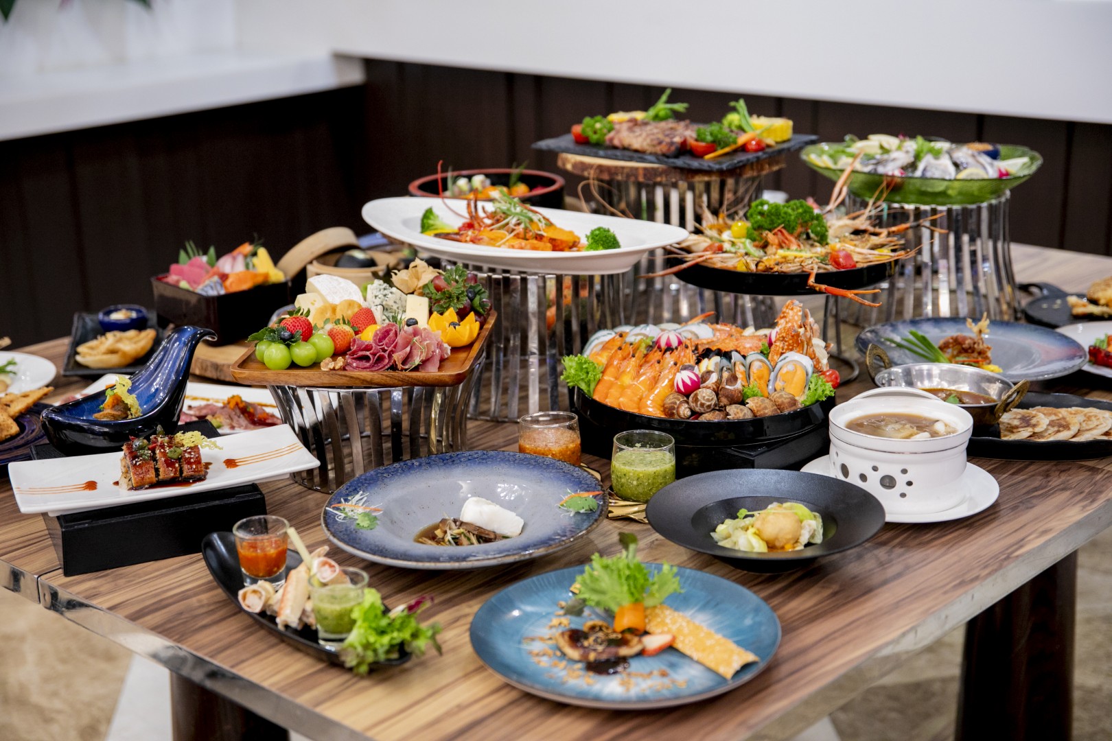 The Berkeley Dining Room Seafood Buffet Dinner (Platinum) with Free Flow Beer, Soft Drinks