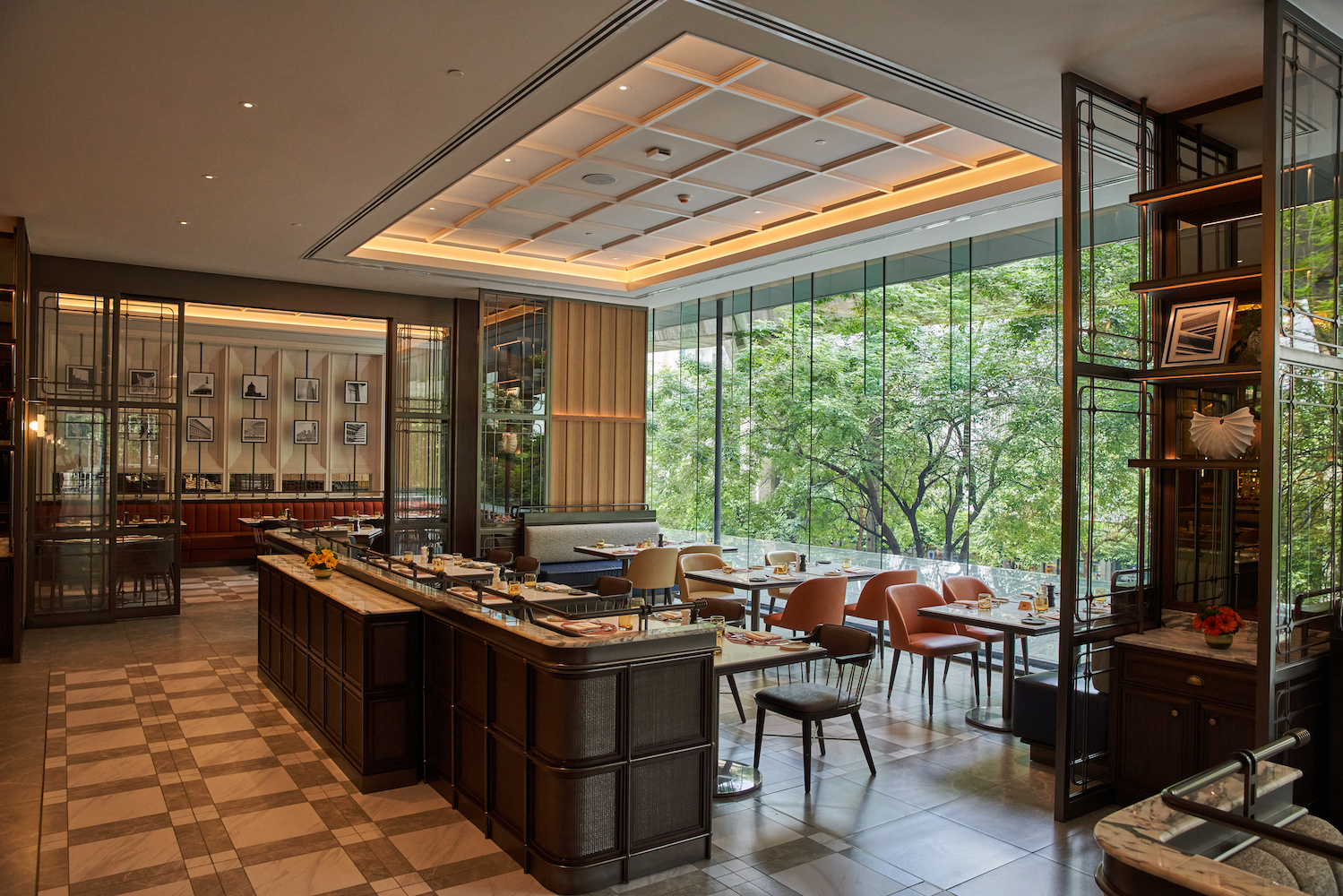 Atrium Restaurant The Landmark Bangkok Hotel (Mon-Fri) Lunch Buffet Include Free-Flow Drinking Water and One glass of Coffee or Tea  (Come 2 Pay 1)