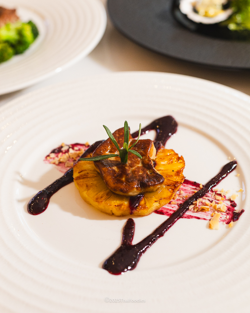 Kingston Lounge at Aira Hotel Bangkok International Buffet + Unlimited Foie Gras + 1 Premium Menu + Free Flow Water (90 Minutes)