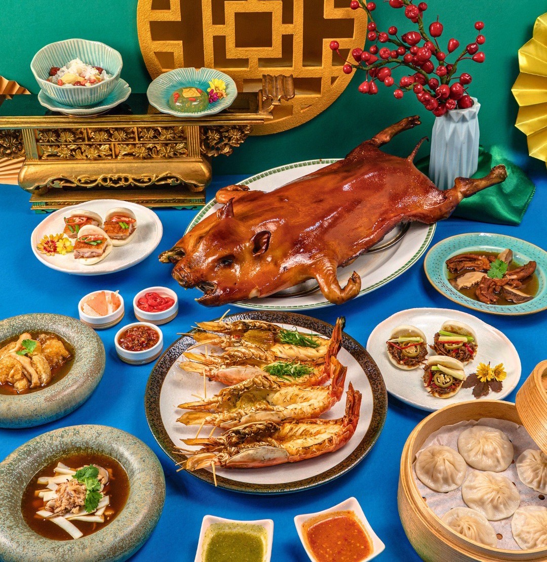The Square at Novotel Bangkok Siam Square  Premium Chinese Buffet with Free Flow Water (Sat-Sun: Lunch 12.00-14.30 hrs + Fri-Sun: Dinner 17.30-22.00 hrs)