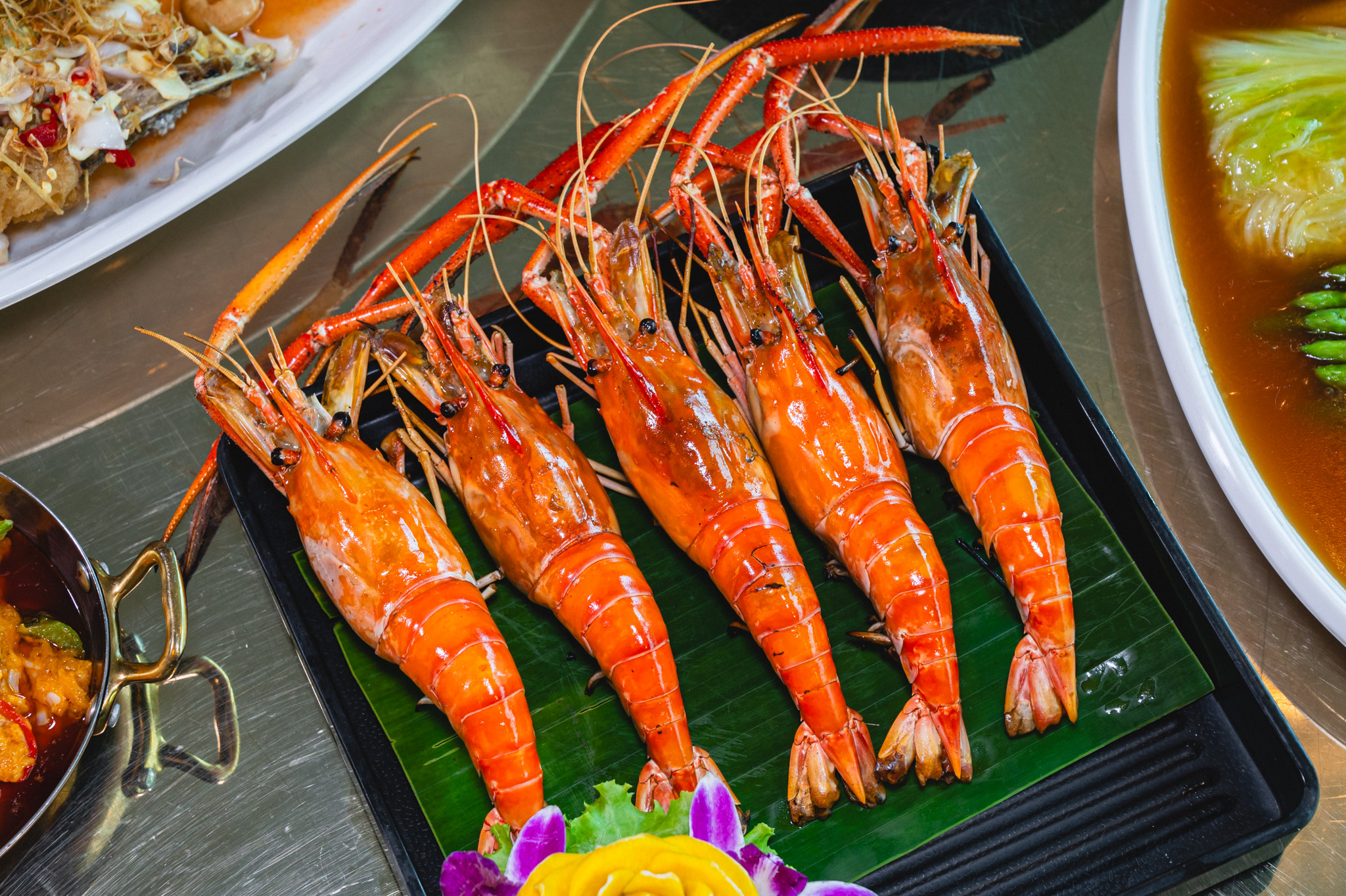 Kuang Seafood Ratchada All You Can Eat + 1 Premium Dish with Free Flow Soft Drink & Beer (2 Hrs)