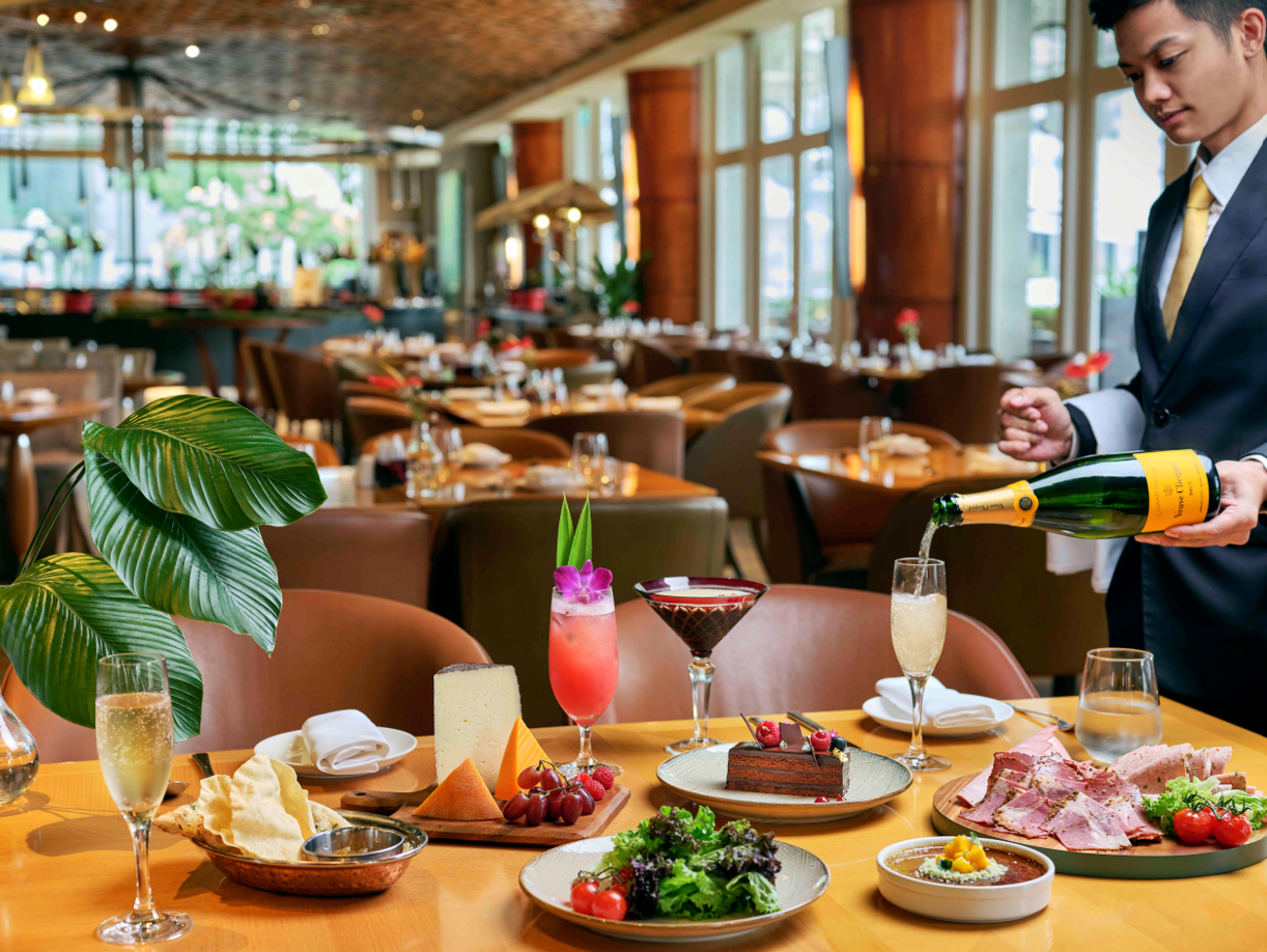 Town Restaurant At The Fullerton Hotel Singapore Sunday Brunch (Unlimited Lobster)