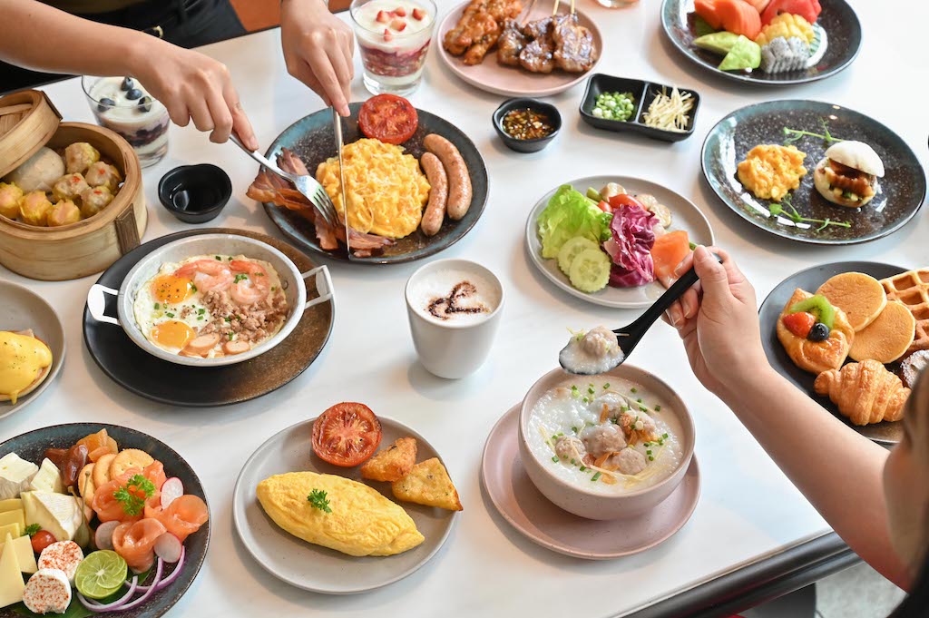 Atrium Restaurant The Landmark Bangkok Hotel International Breakfast Buffet (Daily)