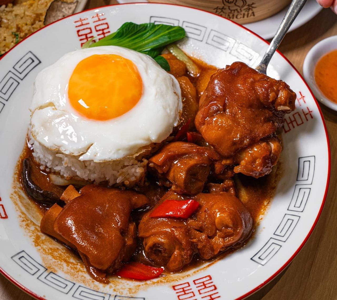 หยัมฉา ทีเฮาส์ เอ็มไพร์ ทาวเวอร์ (Come 3 Pay 2) Yumcha Premium Feast