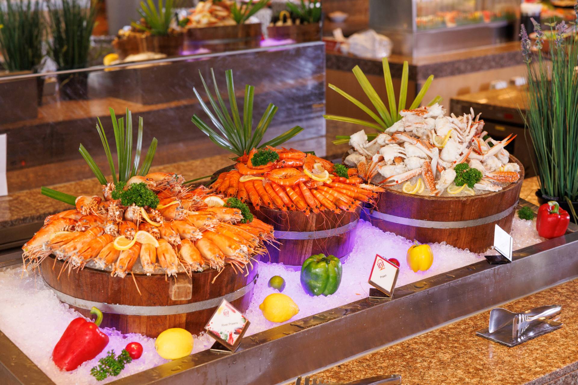 NEXT2 Cafe Sunday–Thursday International Dinner Buffet (WED-THU)