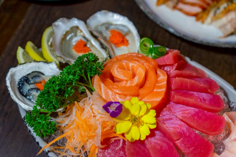 ทเวนตี้ เซเว่น ไบทส์ เรดิสัน บลู พลาซ่า บางกอก Seafood Buffet “River Prawn & Crabs Edition” (Friday)