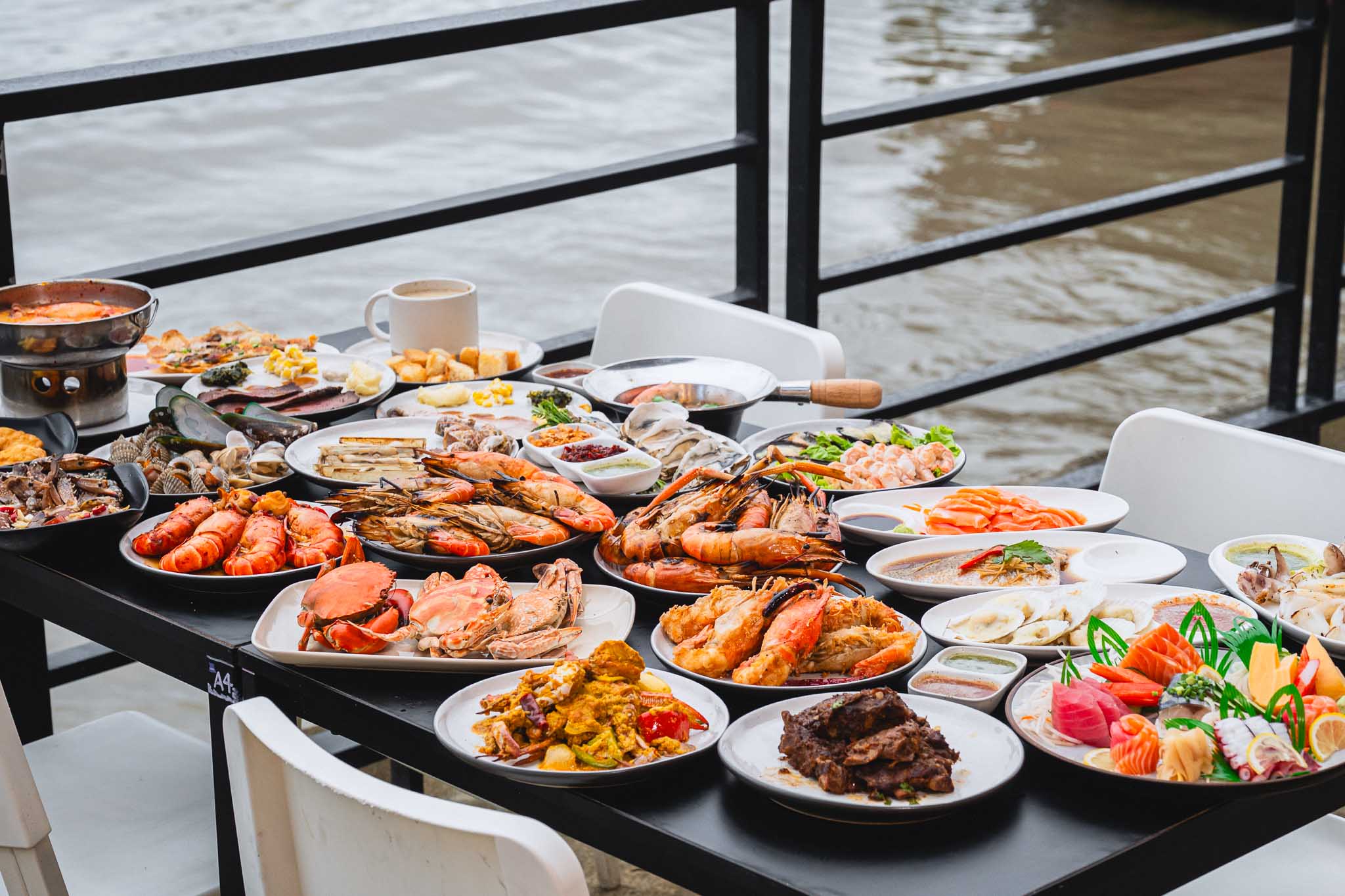 Bangkok Wonderland Wonderland Dinner Buffet (Sat-Sun)