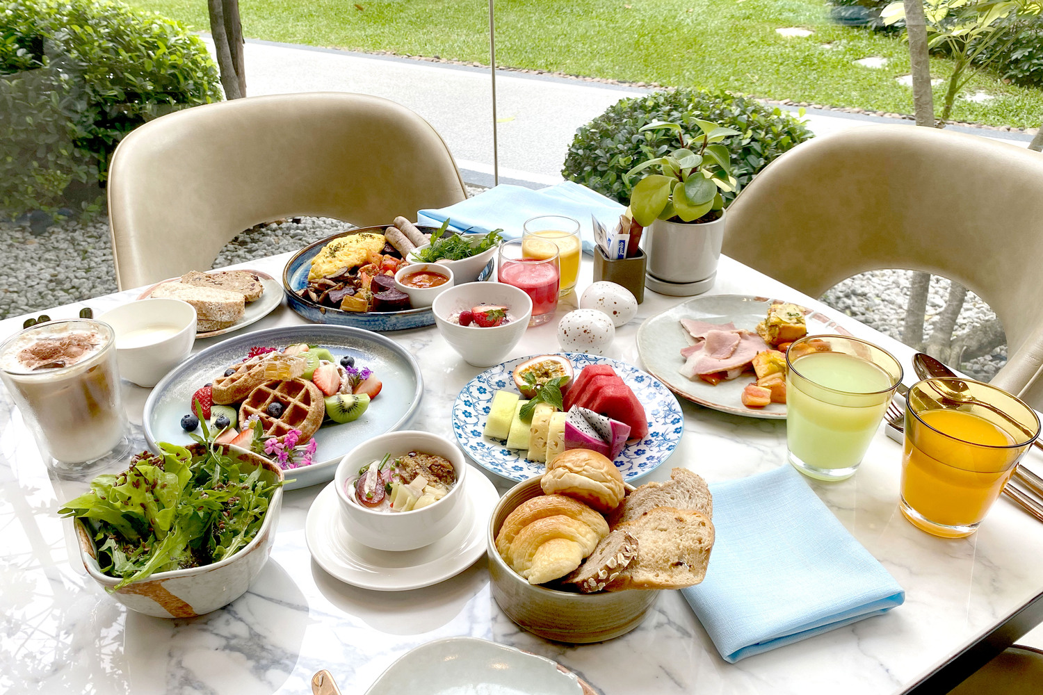 Nourish Mövenpick BDMS Wellness Resort Breakfast Buffet