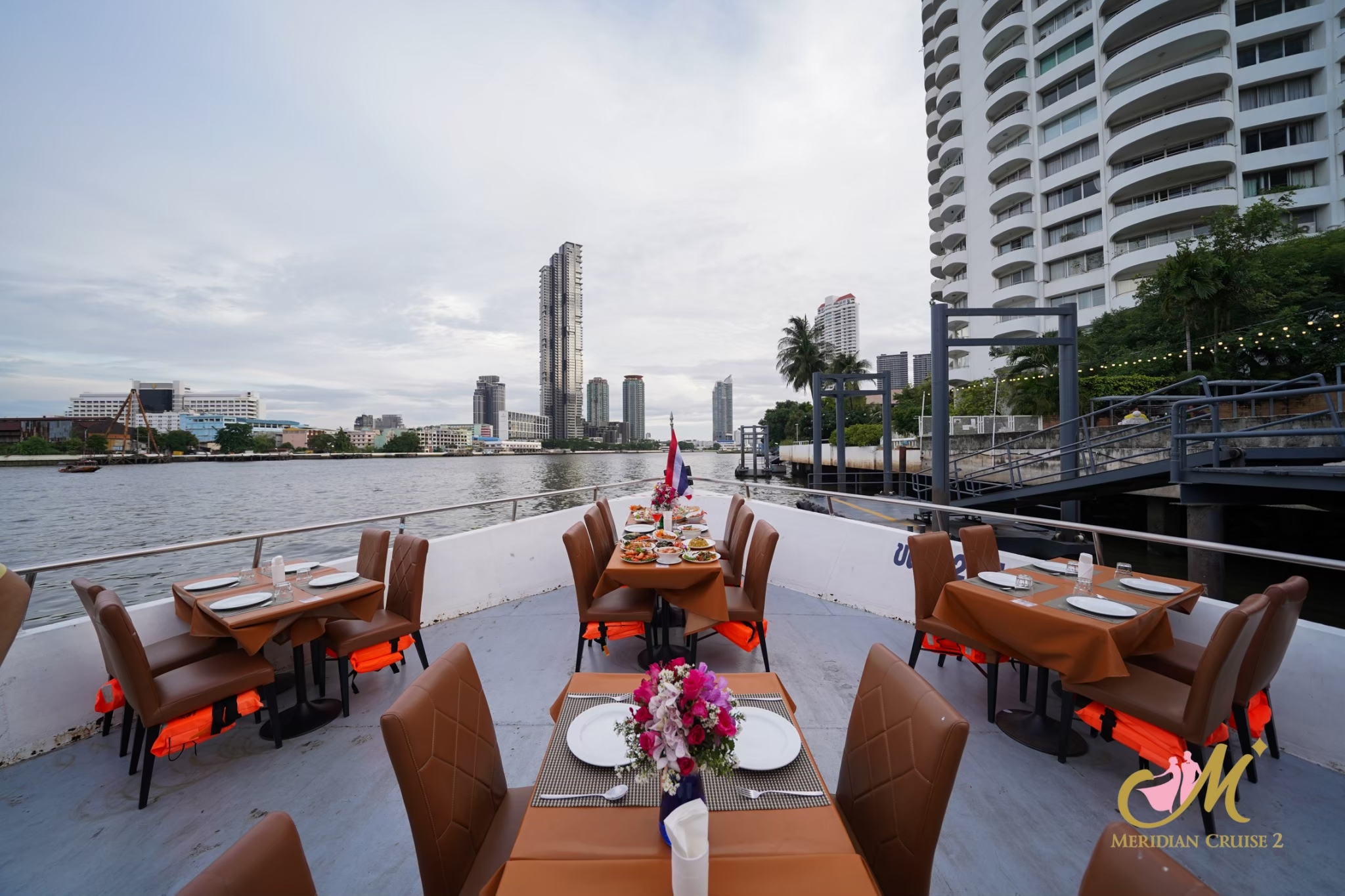 Meridian Cruise 2 Come 3 Pay 2: Premium Dinner Time
