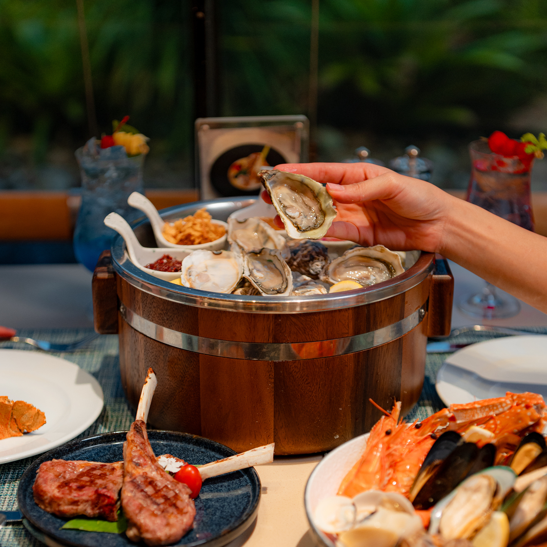 Seasonal Tastes The Westin Grande Sukhumvit Seafood & Grill Dinner Buffet + 1 Special Menu (Friday – Saturday)