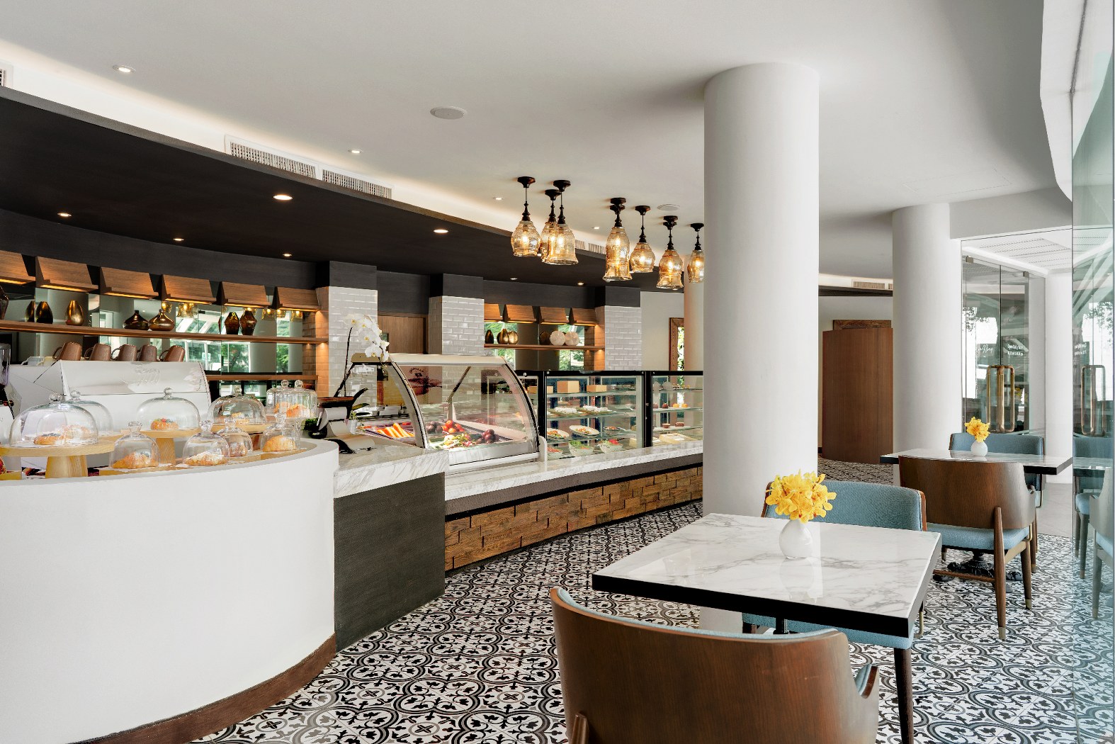 Rim Klong Café Mövenpick BDMS Wellness Resort  Sip & Savour — Free Flow Wine (2 Hrs) 🍷