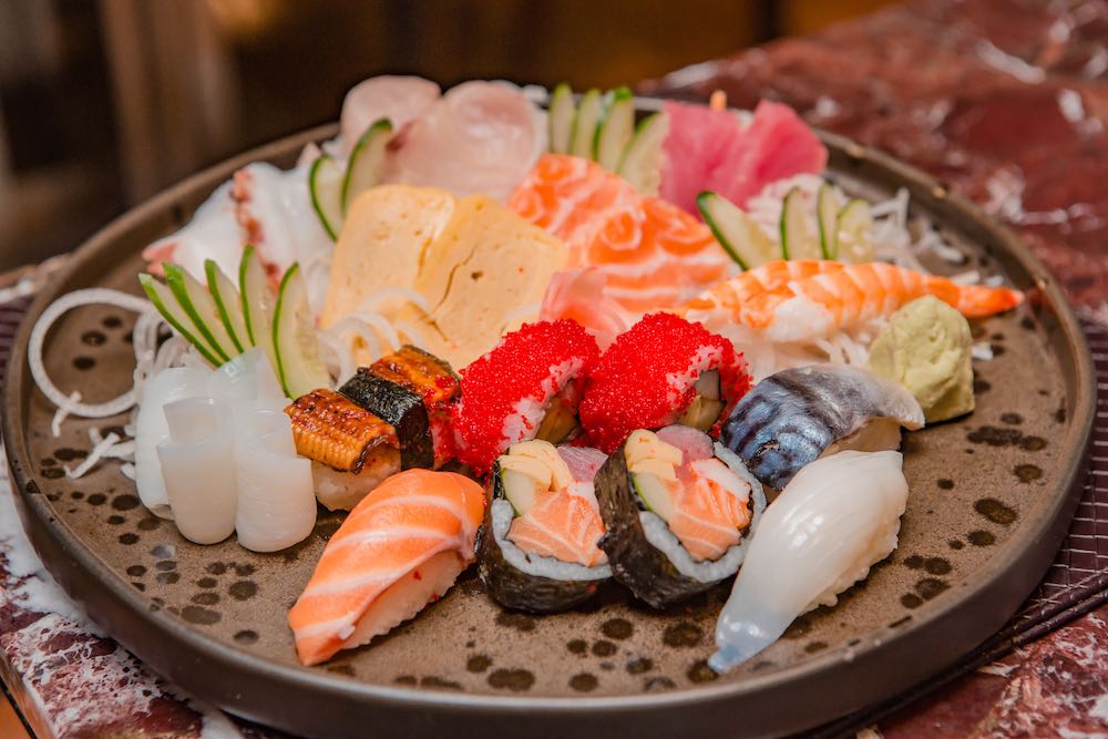 Flavors at Renaissance Bangkok [Mon.-Fri.] 𝐈𝐧𝐭𝐞𝐫𝐧𝐚𝐭𝐢𝐨𝐧𝐚𝐥 𝐋𝐮𝐧𝐜𝐡 𝐁𝐮𝐟𝐟𝐞𝐭 & FF Soft Drinks
