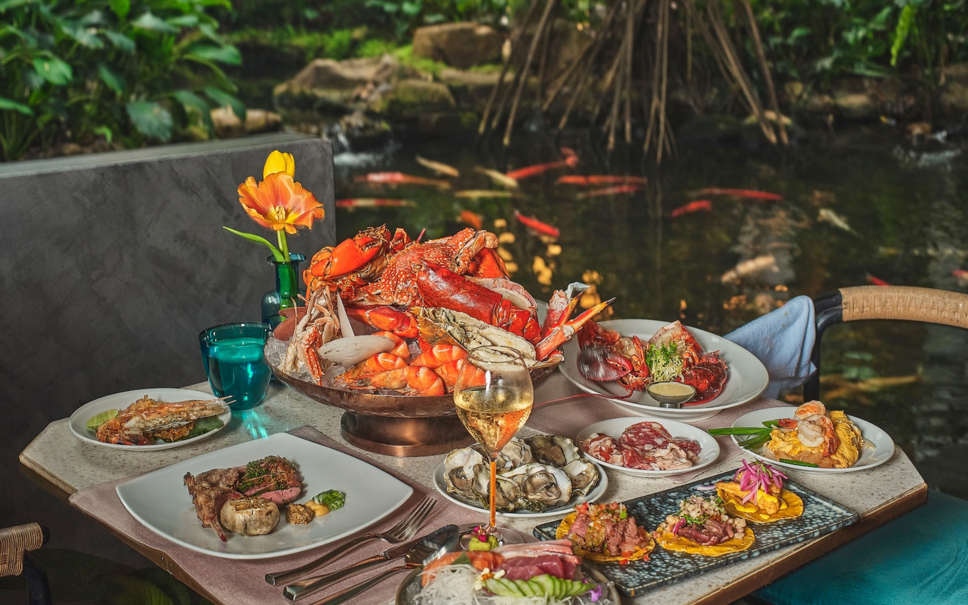 Madison Steak Avenue at Anantara Siam Bangkok Hotel  Sunday Brunch + Free Flow Non-Alcoholic Beverages (Rounds: 12:00-12:45)