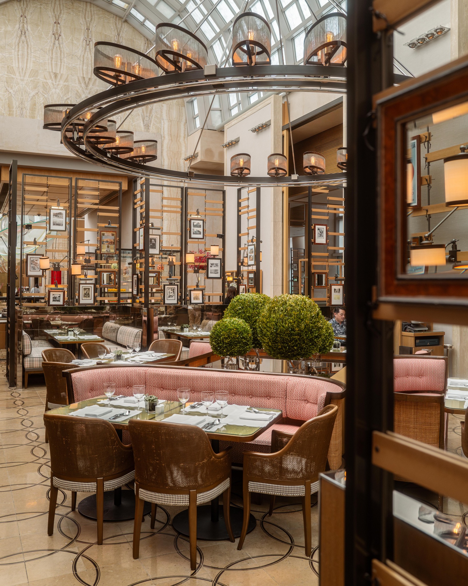 Colony At The Ritz-Carlton, Millenia Singapore FESTIVE LUNCH (Saturdays)