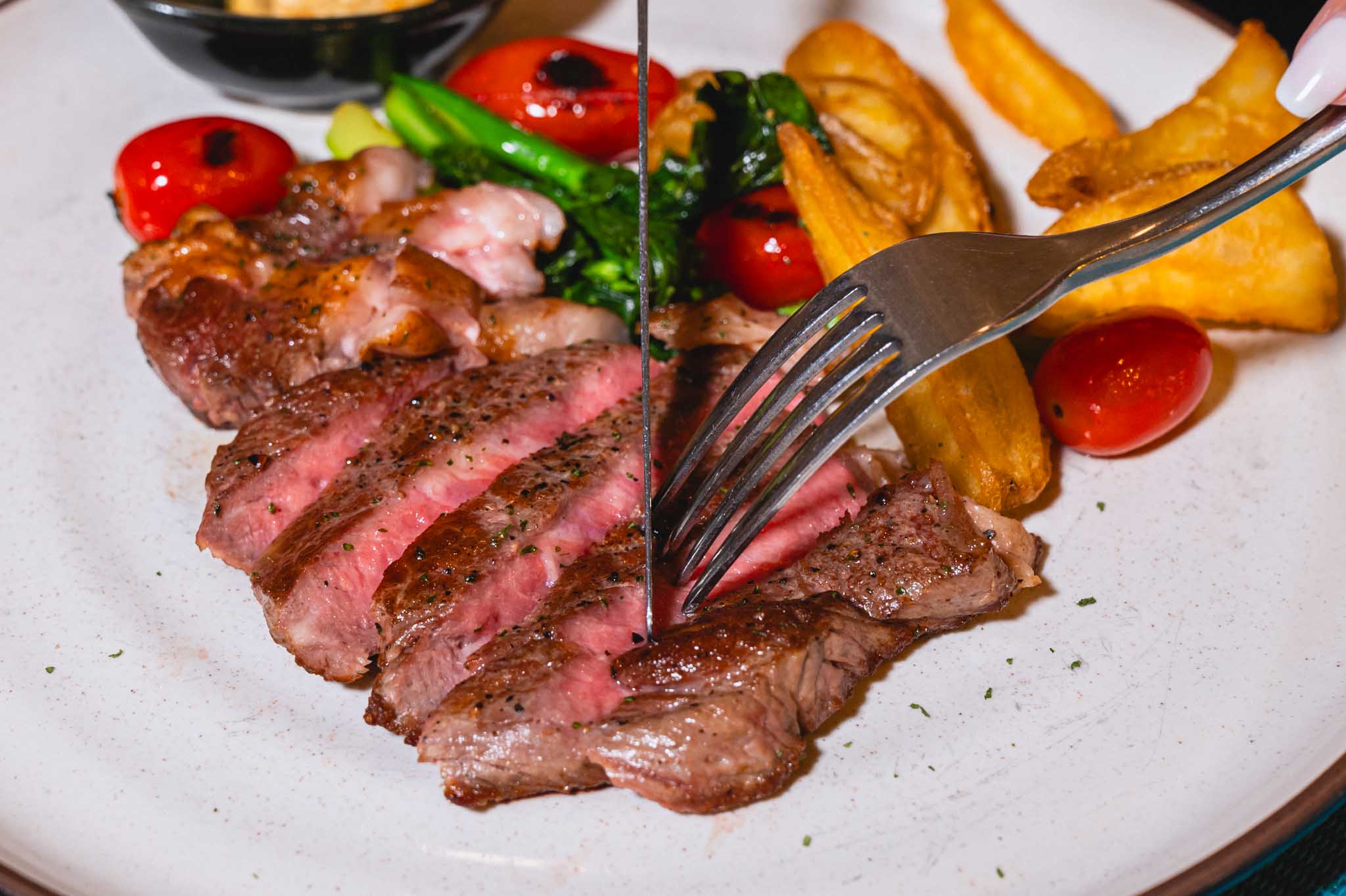 Deja Brew Lifestyle Cafe at Centara Life Hotel Bangkok Phra Nakhon International Buffet + Free Flow Alcoholic Drinks