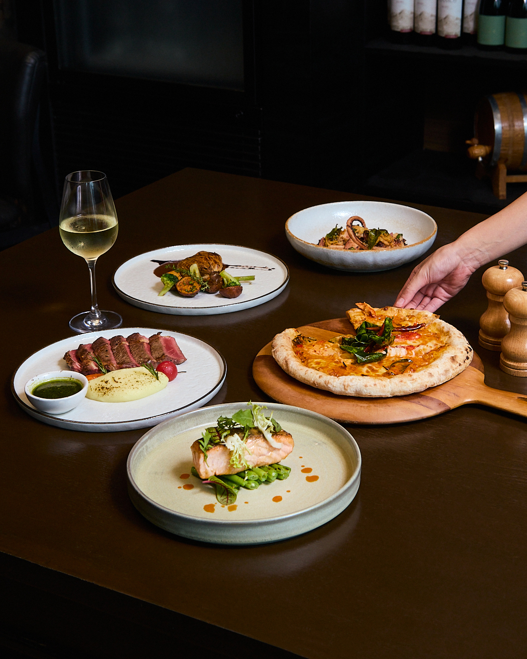 Stock.Room at Kimpton Maa-Lai Bangkok Stock.Room Sea+Land Dinner Buffet with 1 Premium Dish (Sat 20 Dec - 4 Jan 2026)