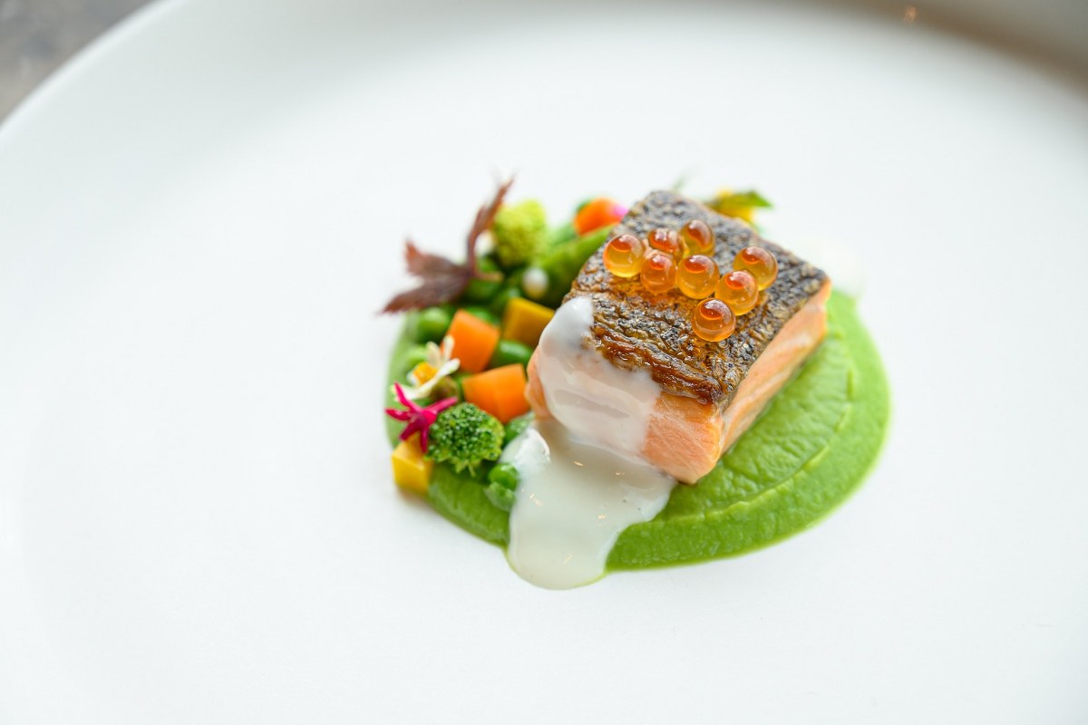 Red Oven SO/ Bangkok [Fri.-Sat.] Extravaganza  Dinner Buffet inclsuive of Soft Drink and a special Dish