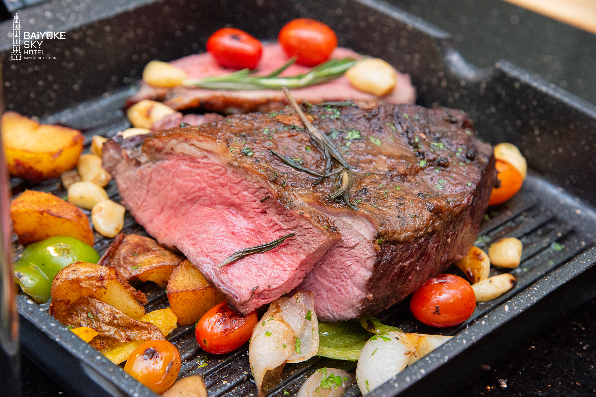 Stella Palace 79th floor at Baiyoke Sky Hotel 79th floor [Tue-Sun] Seafood and Dim-Sum Buffet (Dinner)