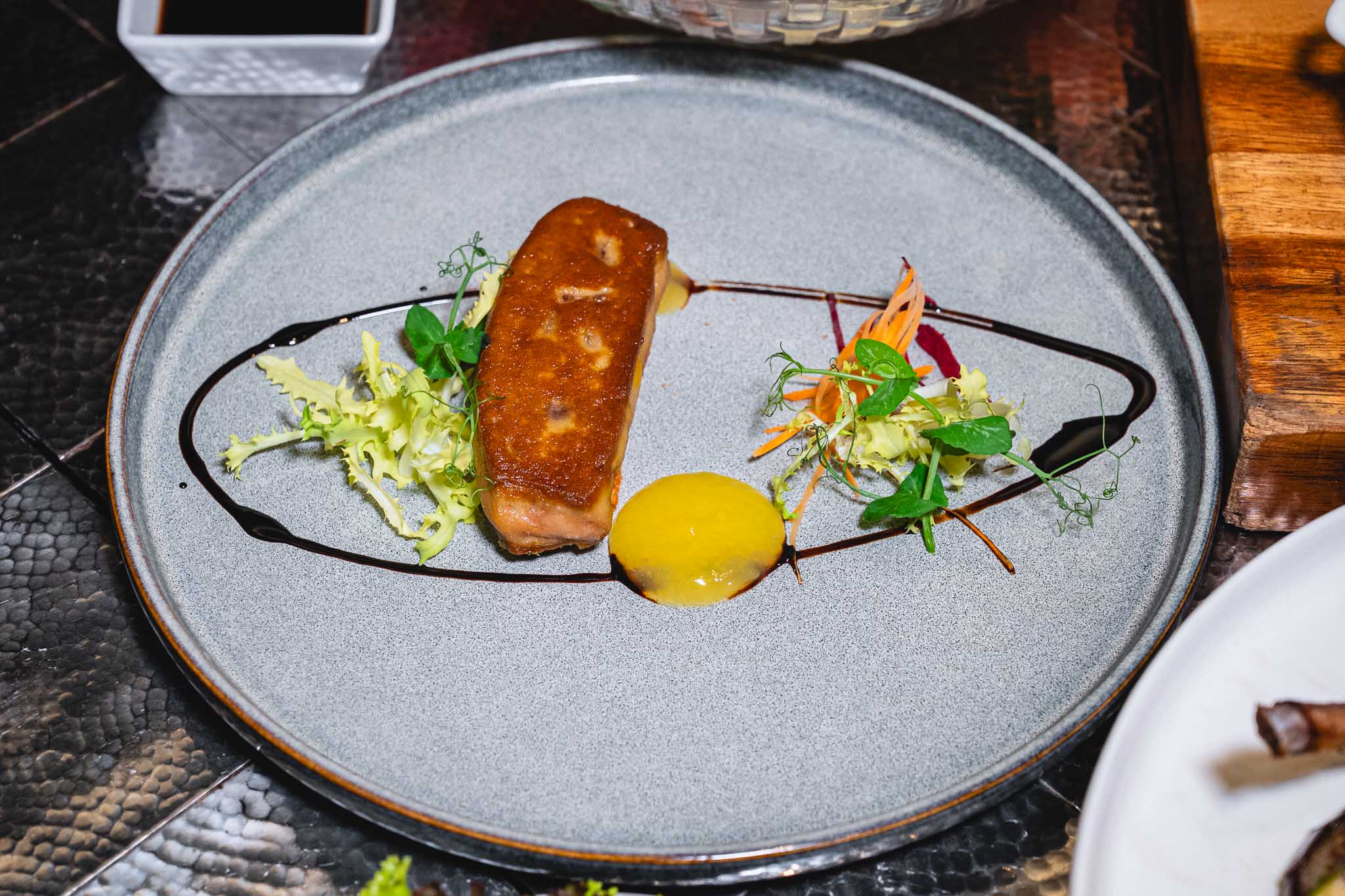 The Living Room at Sheraton Grande Sukhumvit A Luxury Collection Hotel [Dec. 31] New Year's Eve Dinner Buffet with Free Flow Water & Soft Drinks