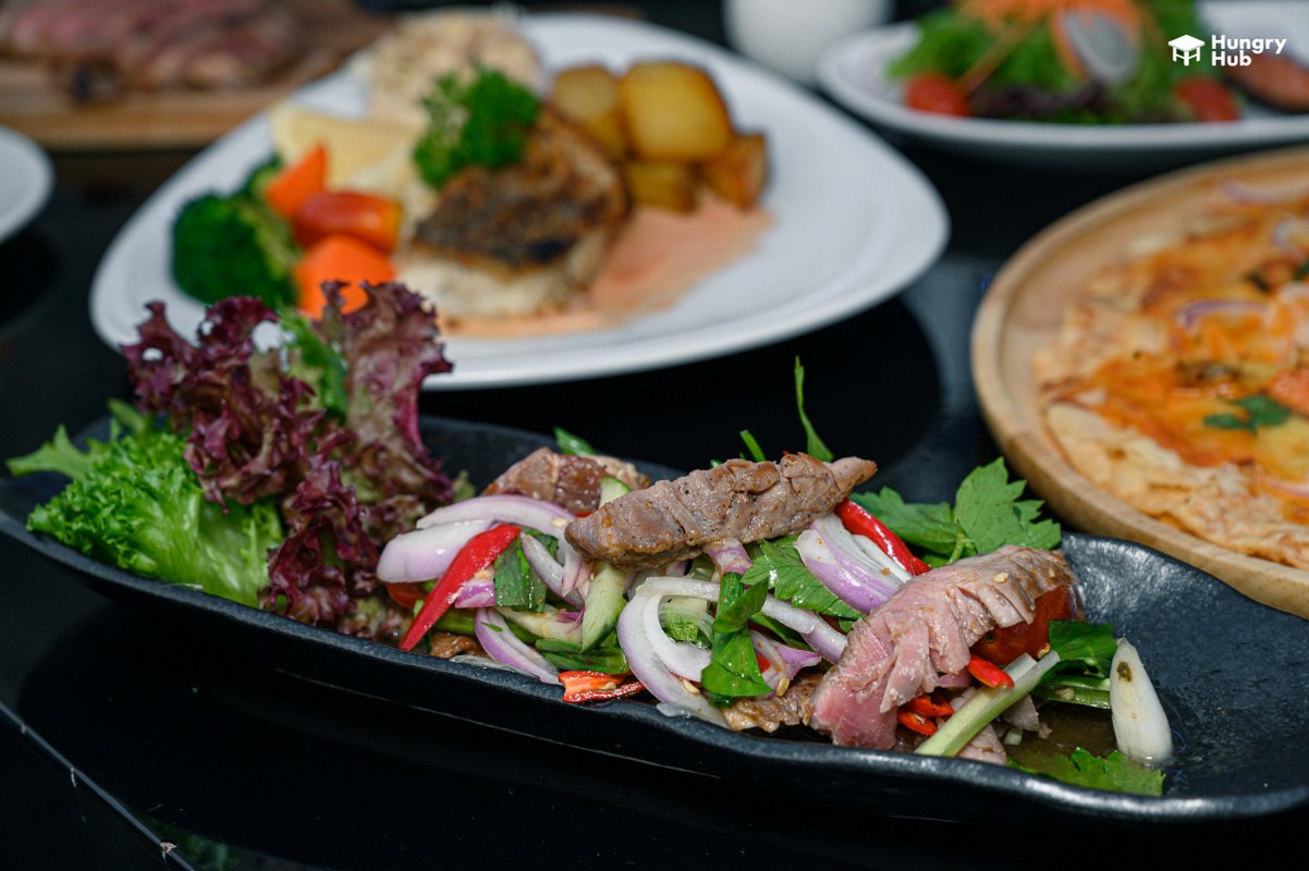 Clover Sky Bar & Restaurant at Hotel Clover Asok New Year’s Eve Buffet Dinner (31 Dec 2025)