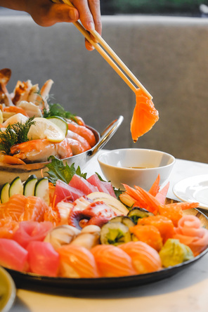 JW Café at JW Marriott Hotel Bangkok Buffet: International Dinner Buffet (Sun – Thu) from 17.30 – 22.00 Hrs.