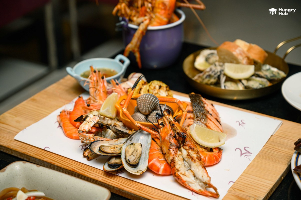 CiTi BiSTRo Pathumwan Princess Hotel International Buffet Dinner (Fri - Sat)