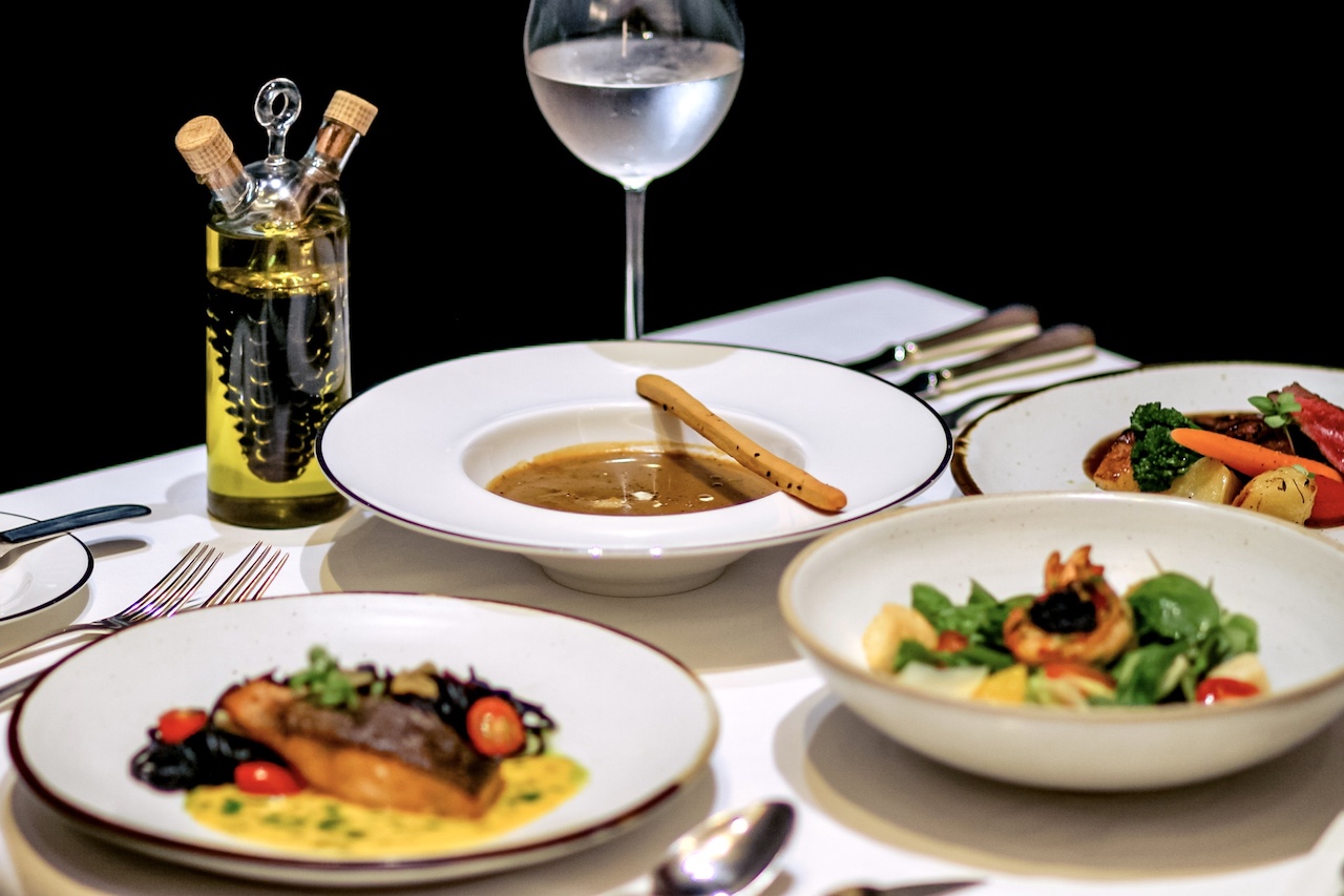 Don Giovanni Centara Grand at Central Plaza Ladprao Bangkok Choose 10 dishes for 4 persons w/1 Mocktail per person