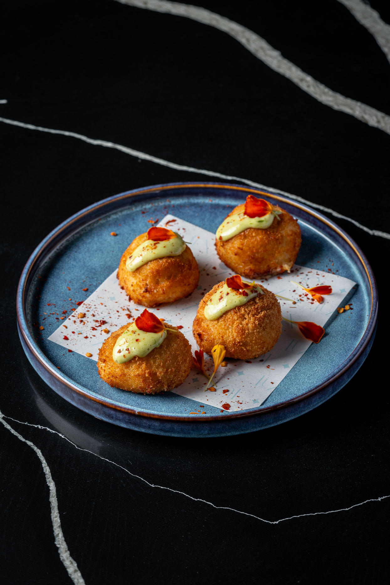 LUZ Bangkok Tapas Bar LUZ Premium Sharing Set for 2 People