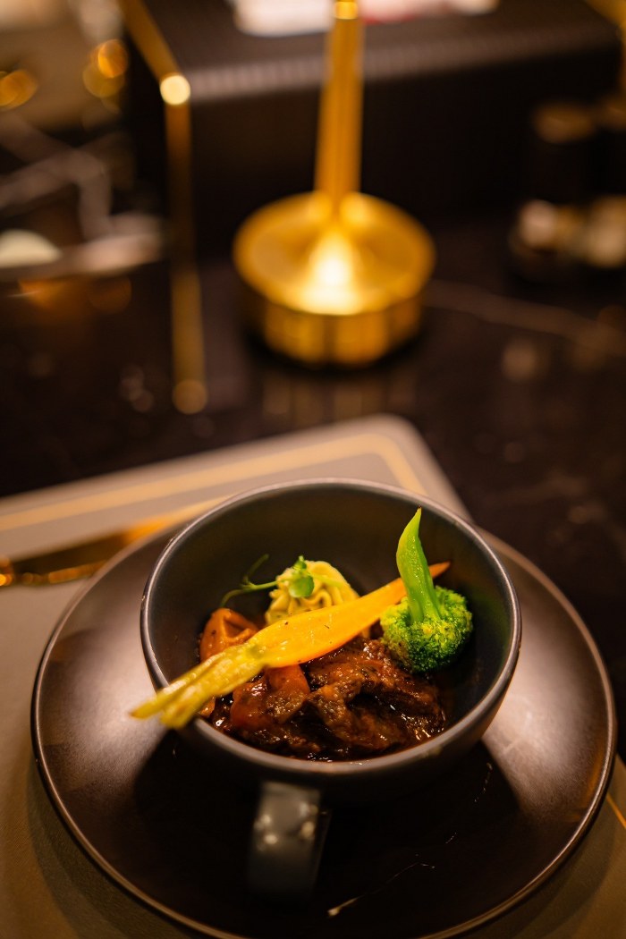 ออตเตอร์อินเดอะเรน (ภูเก็ต) Lunch Set for 2 People 