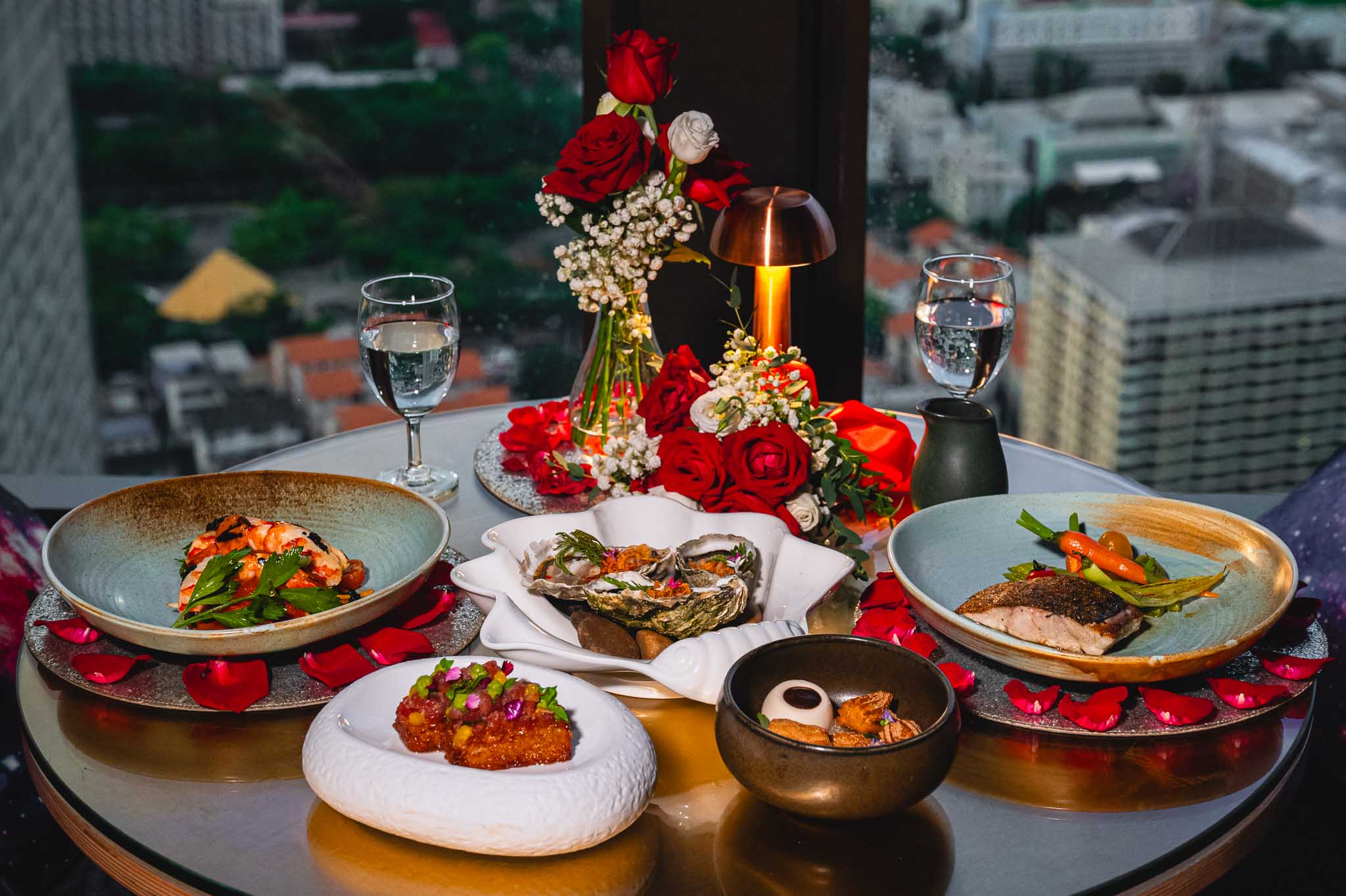 Vertigo TOO Banyan Tree Romantic Set with Mocktails For 2 People (Book 2 Days in Advance)