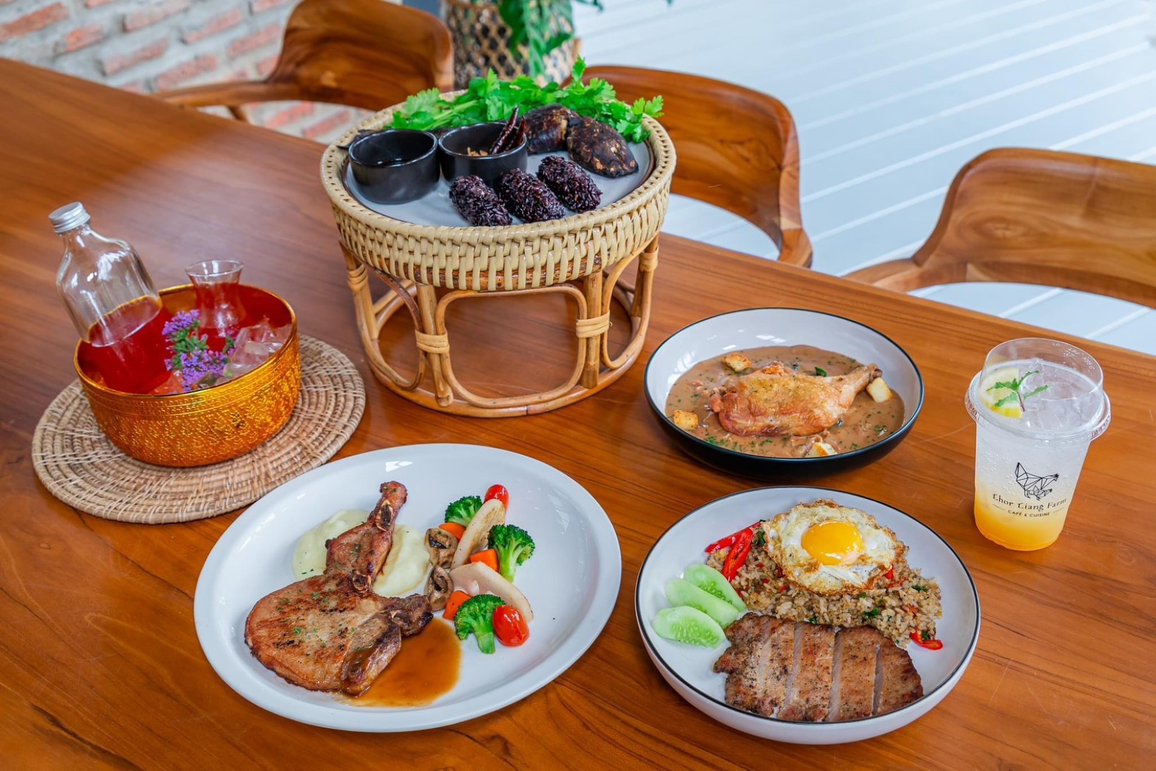 Lhor Liang Farm Sharing Set for 4 People