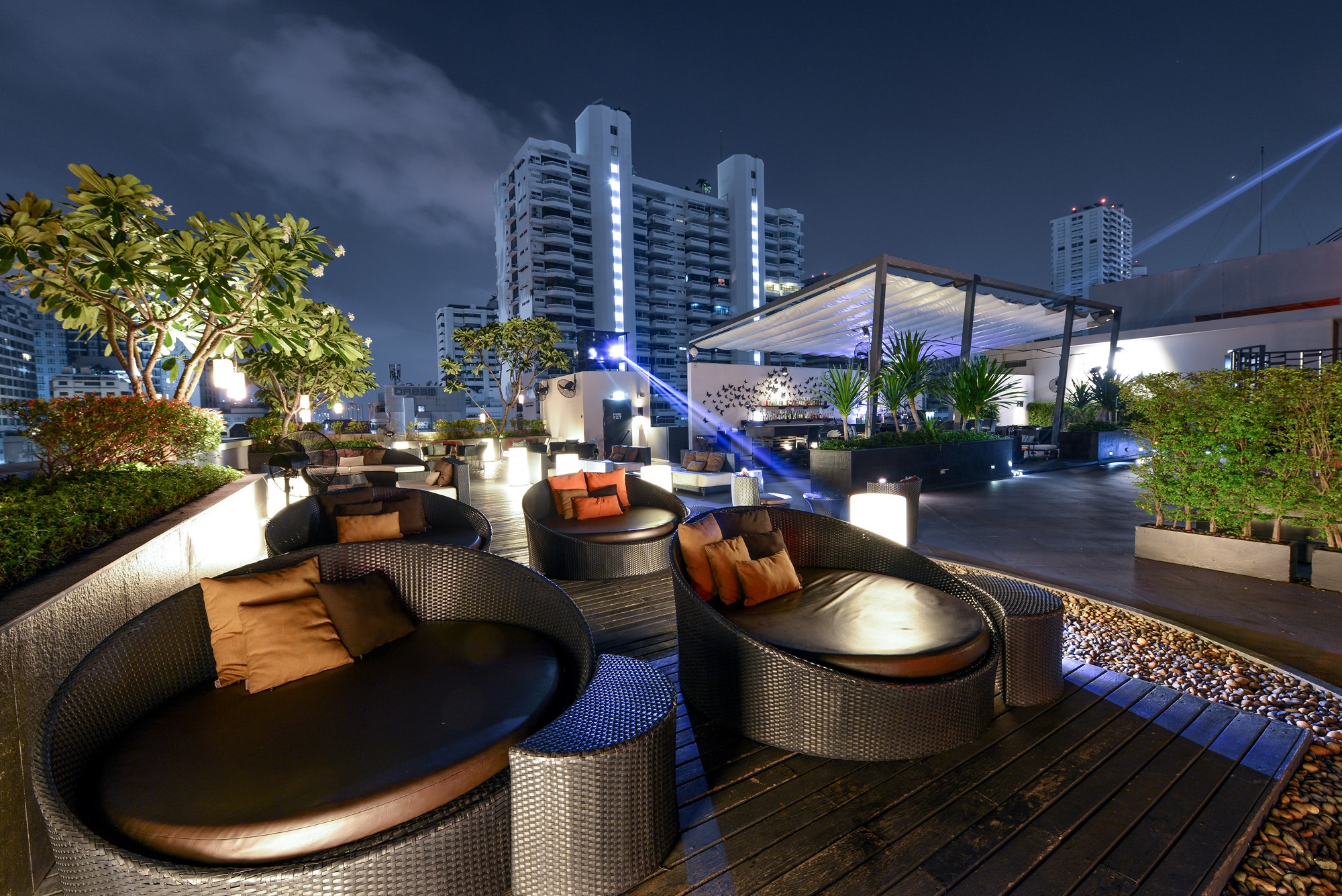 amBar Rooftop at Four Points by Sheraton Bangkok Sukhumvit 15 Sharing Set for 4 People