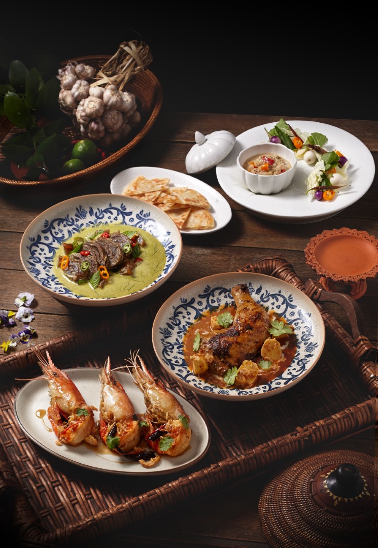 Samosorn One Bangkok Sharing Set for 4 People