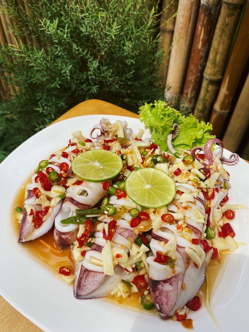 Ruen Sakhon Cafe & Restaurant Sharing Set for 3 People